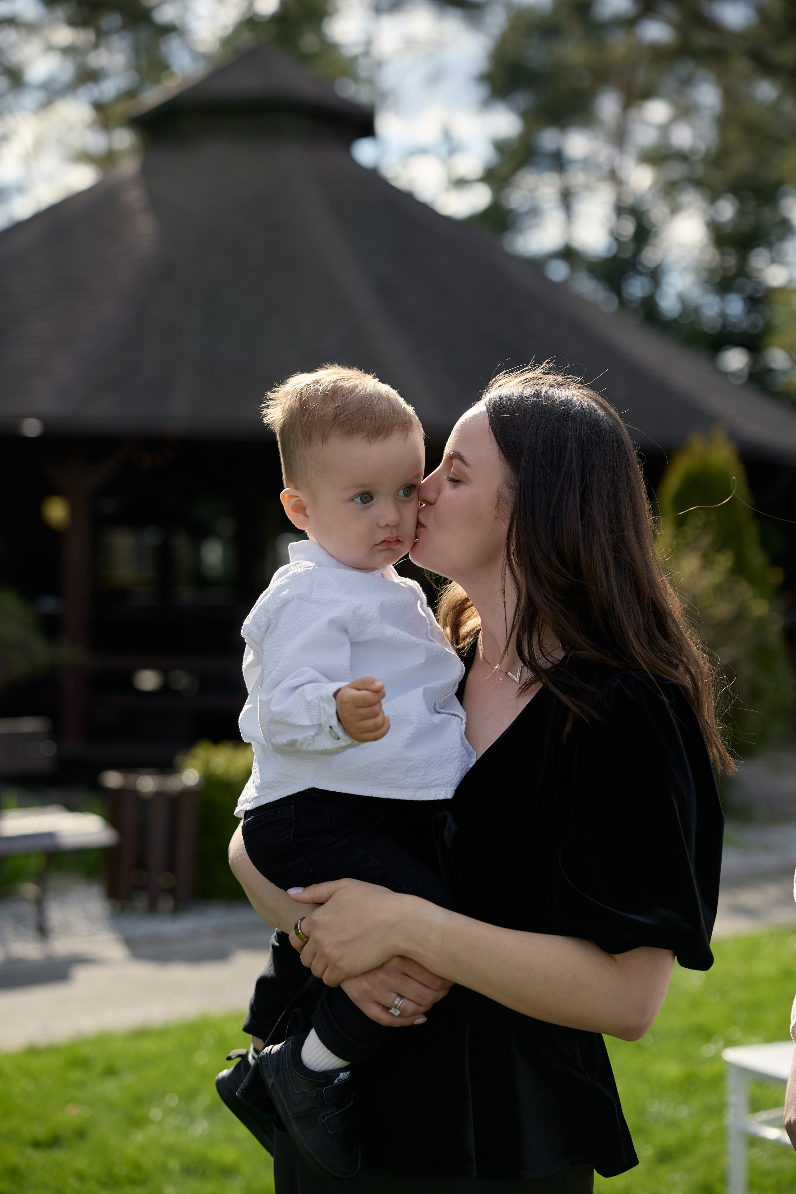Natalia & Roman. Dworek przy lesie. Fotograf ślubny i rodzinny w Krakowie Yana Klymova