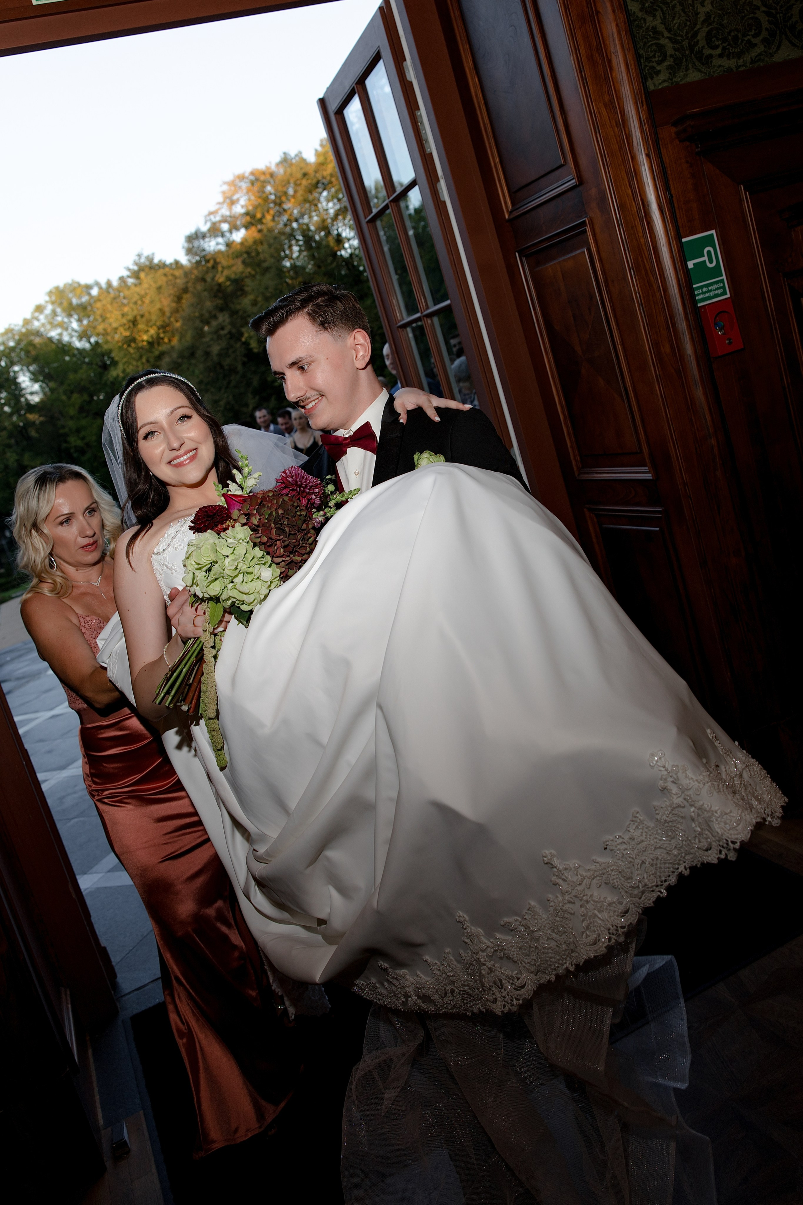 Beige & Maciek. Wedding and family photographer in Krakow Yana Klymova