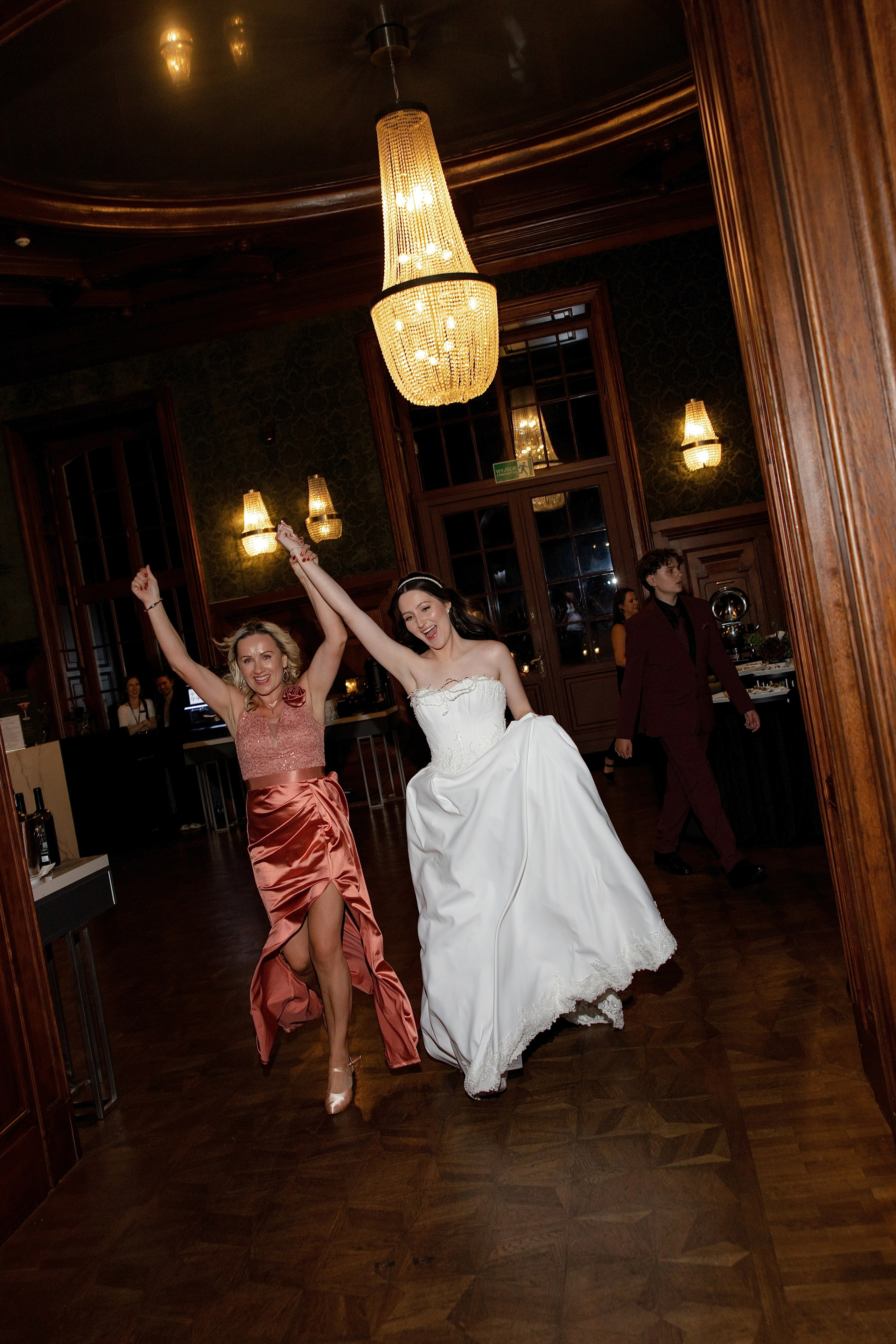 Beige & Maciek. Wedding and family photographer in Krakow Yana Klymova