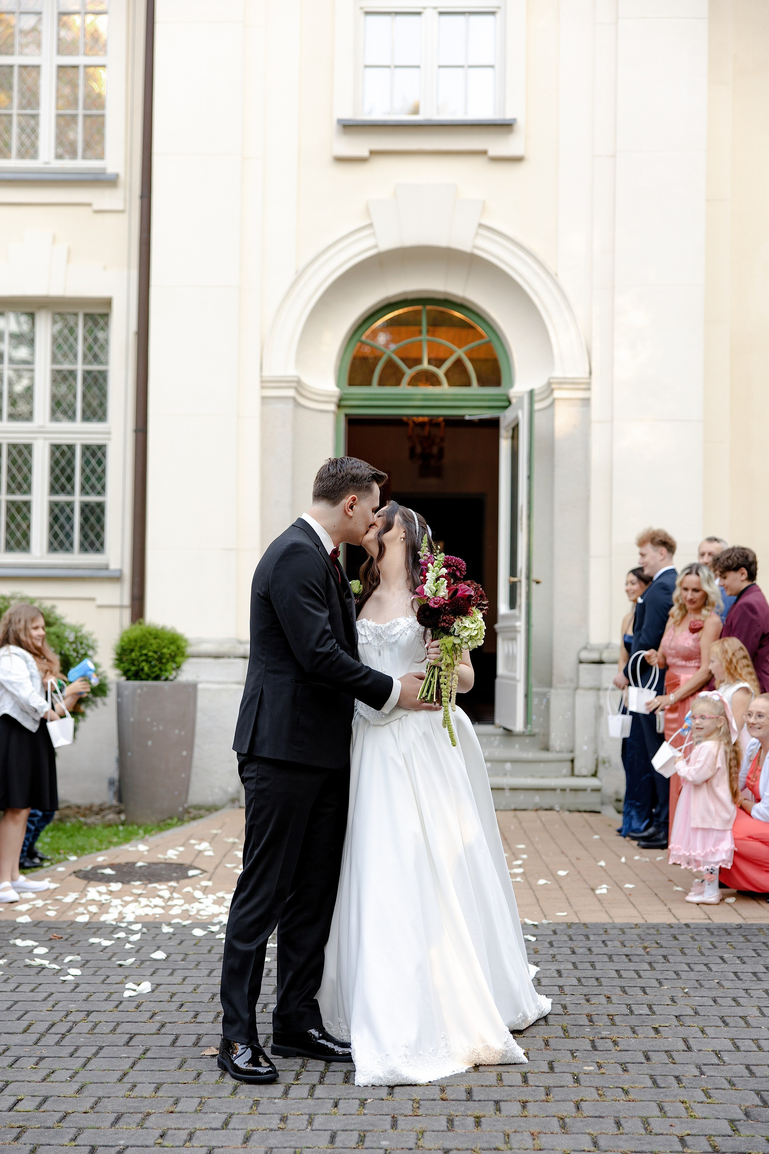 Beige & Maciek. Wedding and family photographer in Krakow Yana Klymova