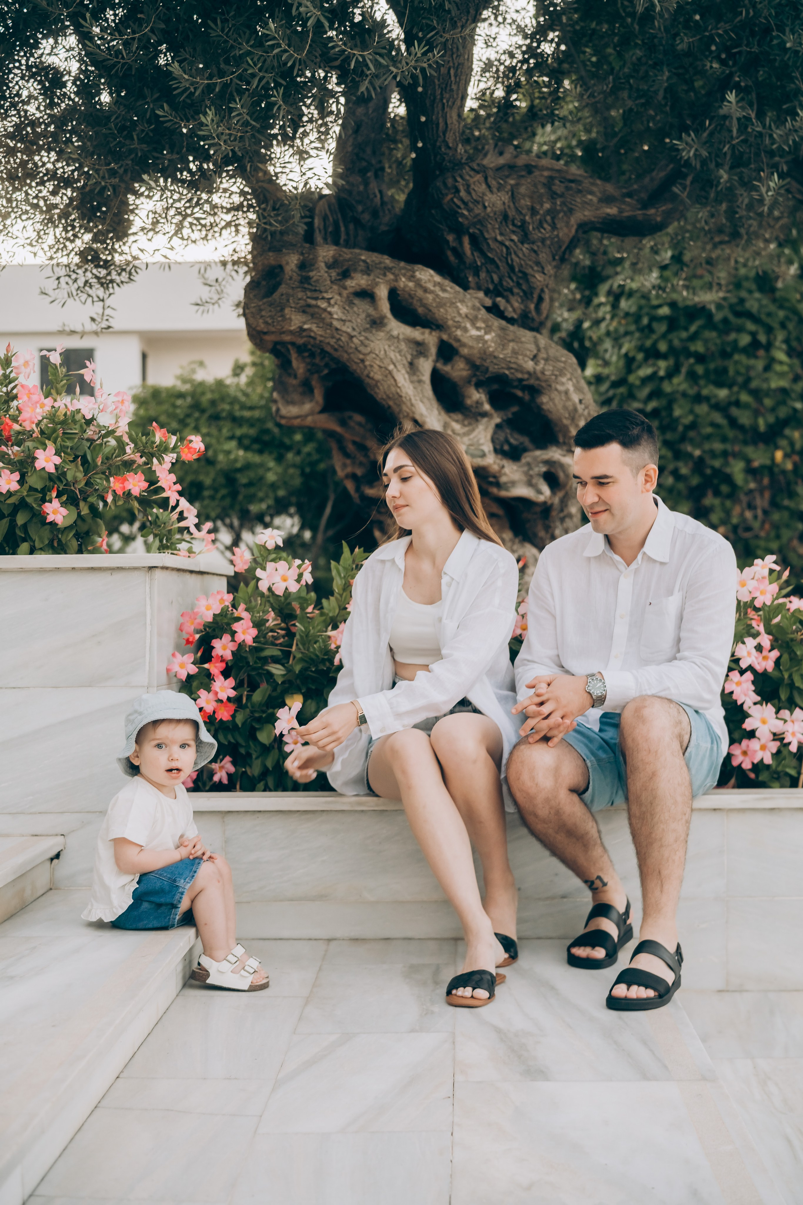Sophisticated Tanya with her daughter and husband. Фотограф у Пальма де Майорка