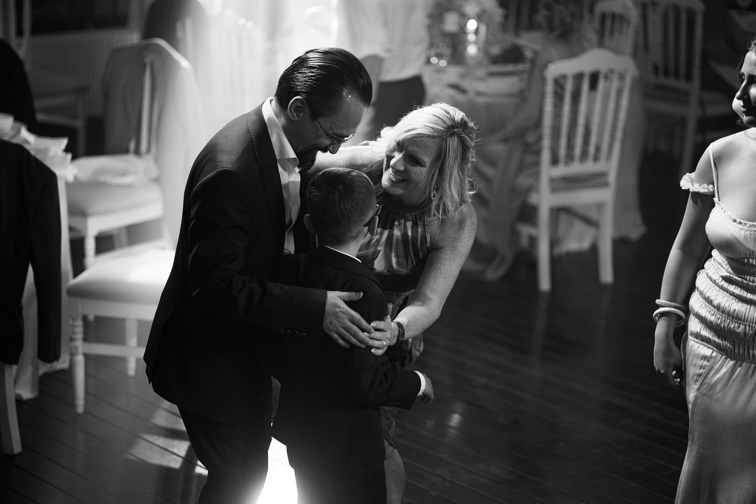 Thomas & Suyumbika. Главная