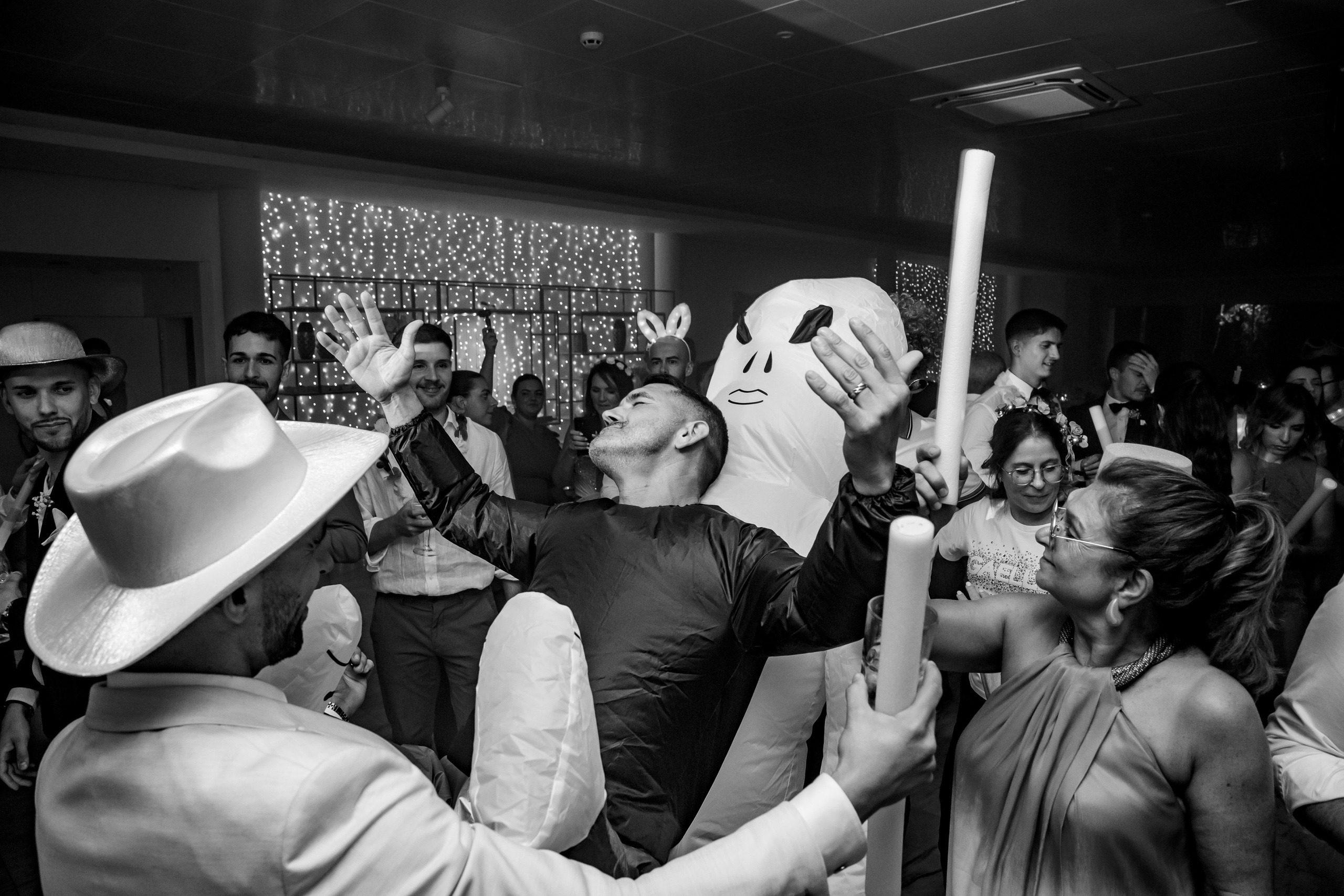 Glicínias Boutique Hotel Wedding in Guimarães | Pedro & Joana. Lisbon Wedding Photographer | Timeless Documentary Wedding Photography