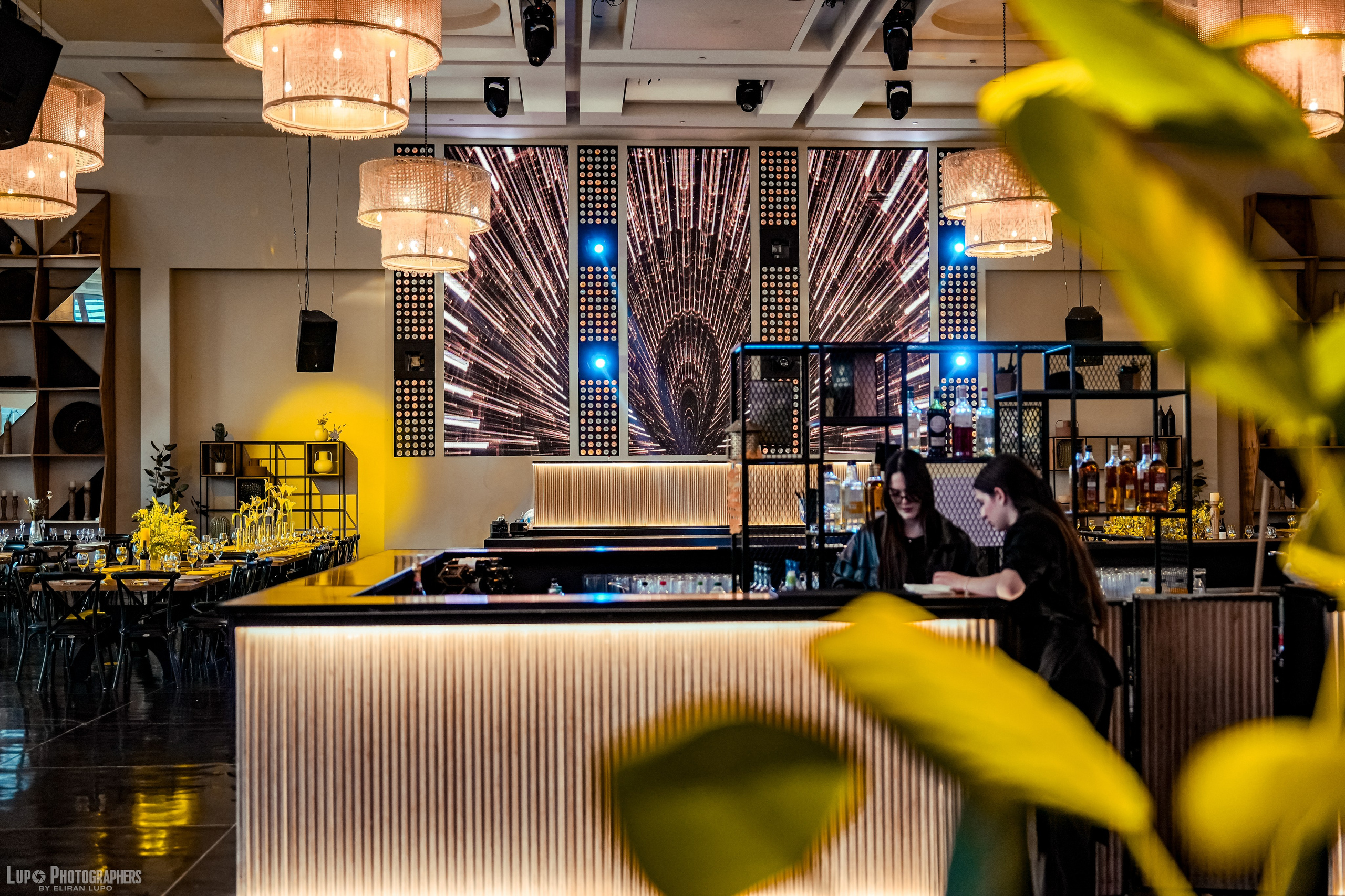 ראשי. לופו צלמים — צילום חתונות ואירועים