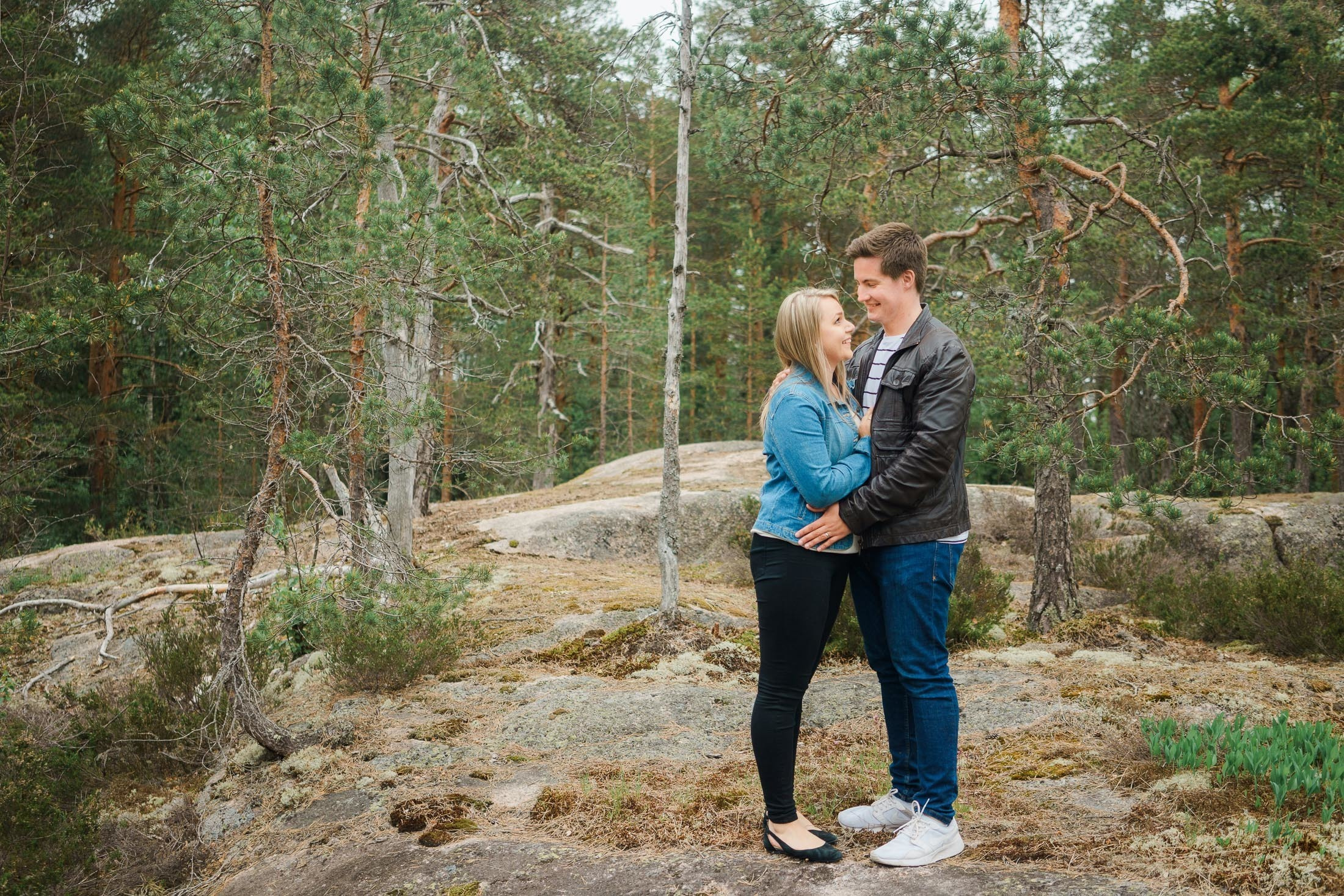 Hääkuvaaja ja kihlakuvaaja Nuuksiossa