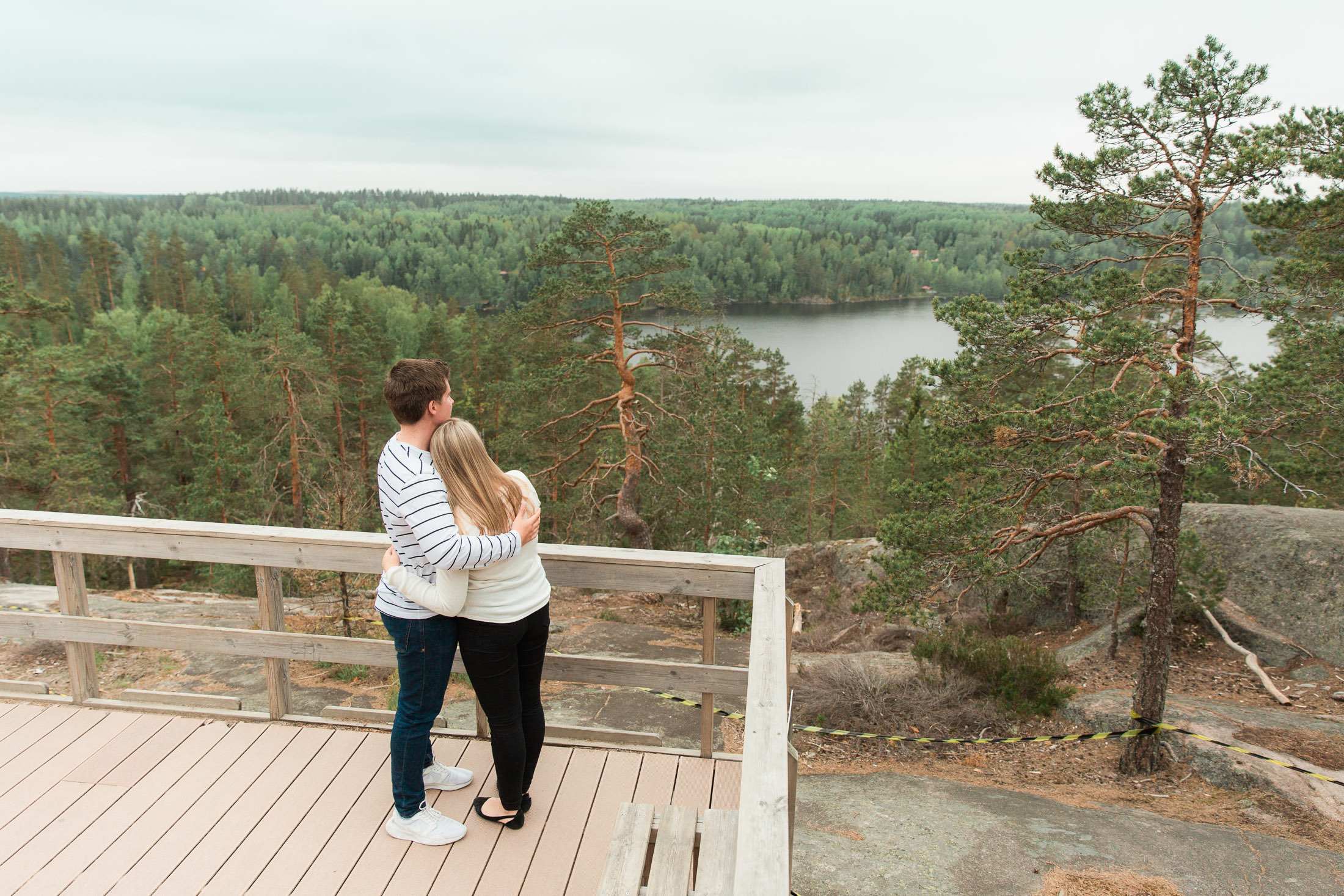 Hääkuvaaja ja kihlakuvaaja Nuuksiossa