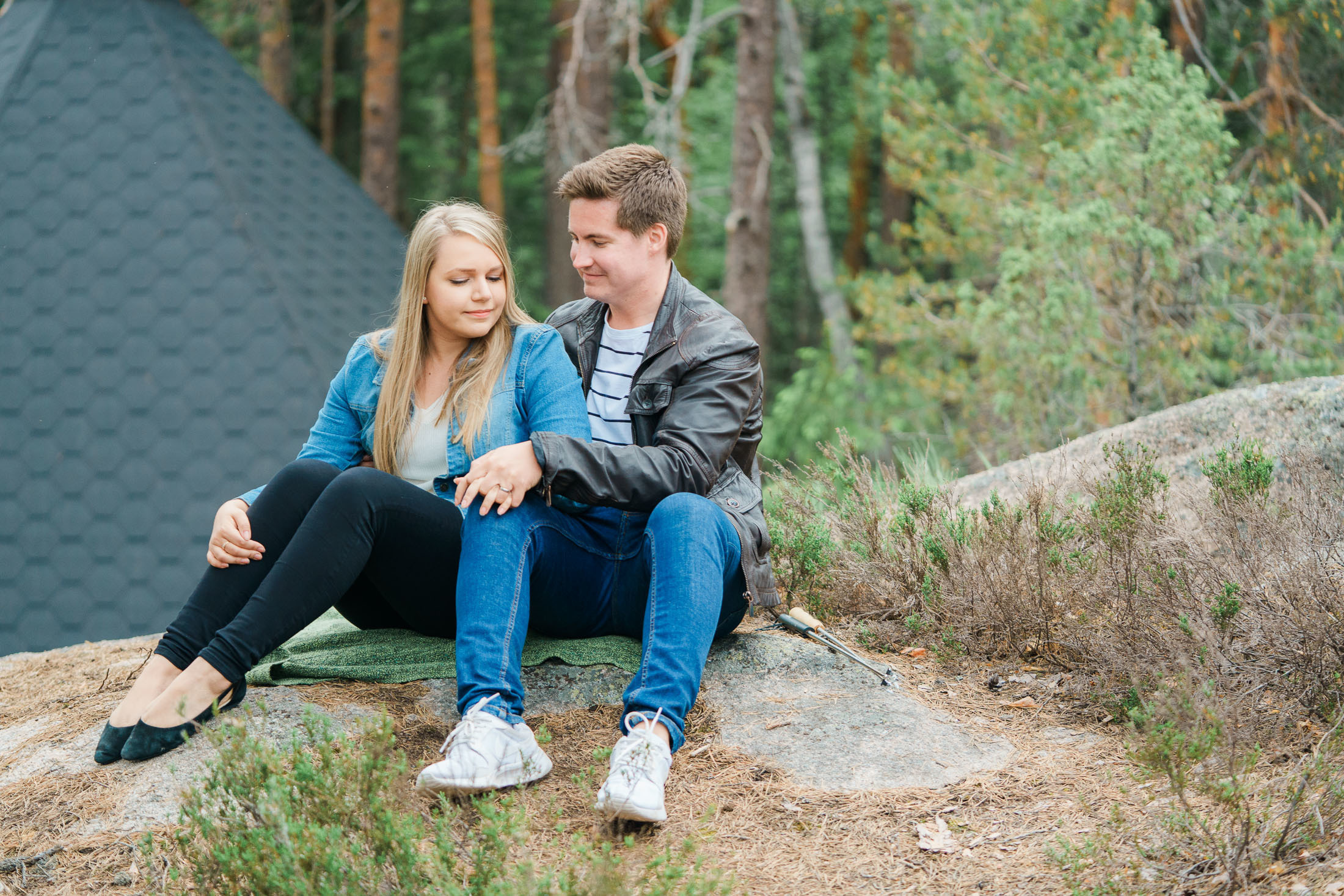 Hääkuvaaja ja kihlakuvaaja Nuuksiossa