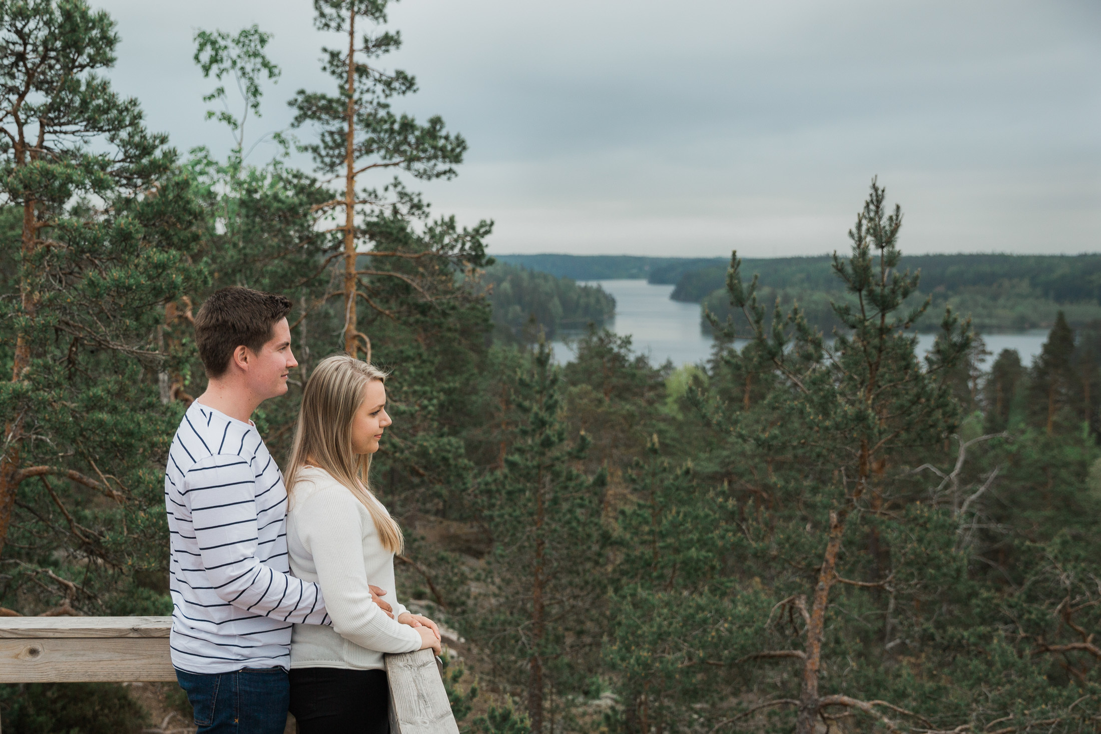 Hääkuvaaja ja kihlakuvaaja Nuuksiossa