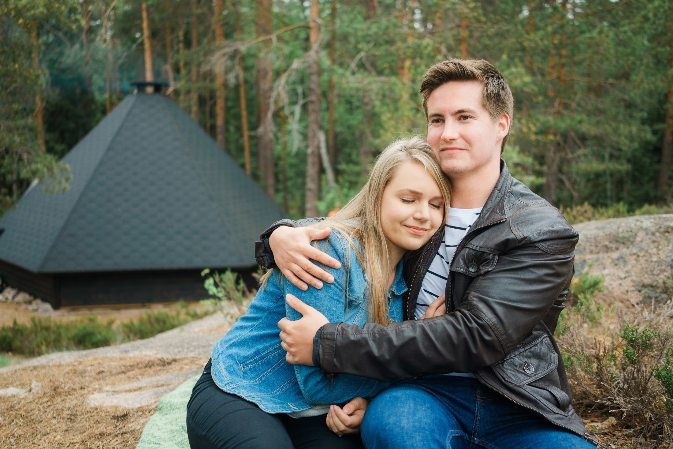 Hääkuvaaja ja kihlakuvaaja Nuuksiossa