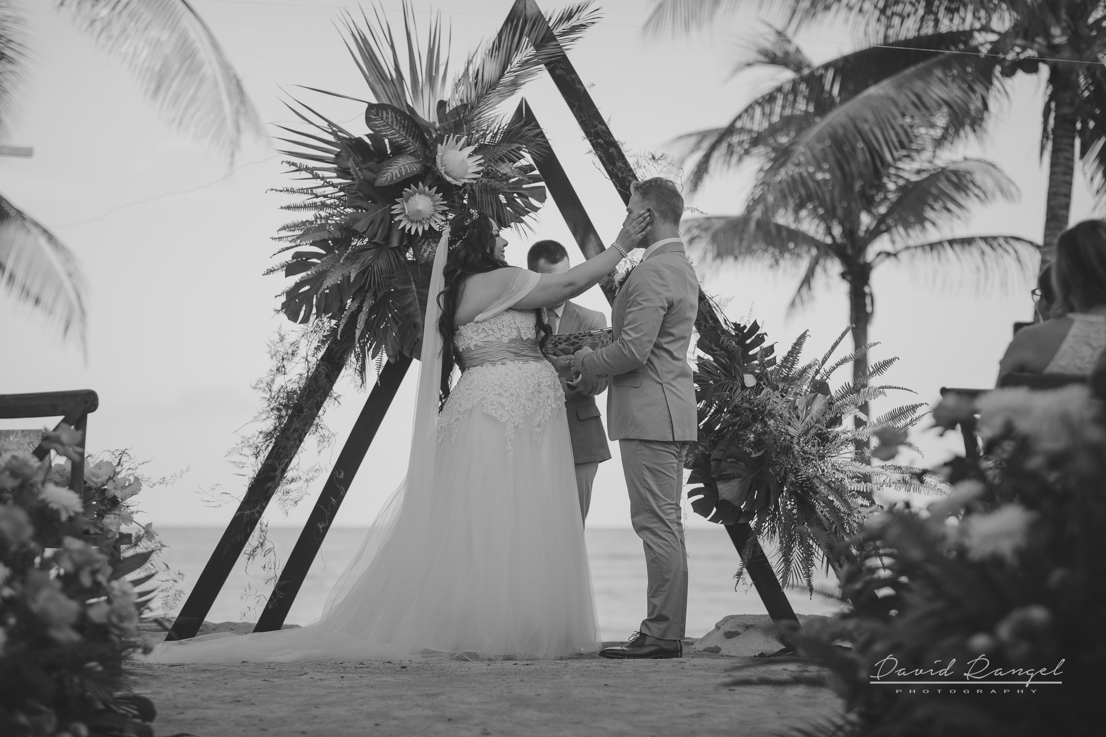 Classic Weddings. Destination wedding photographer based in Cancun and Riviera Maya with service worldwide