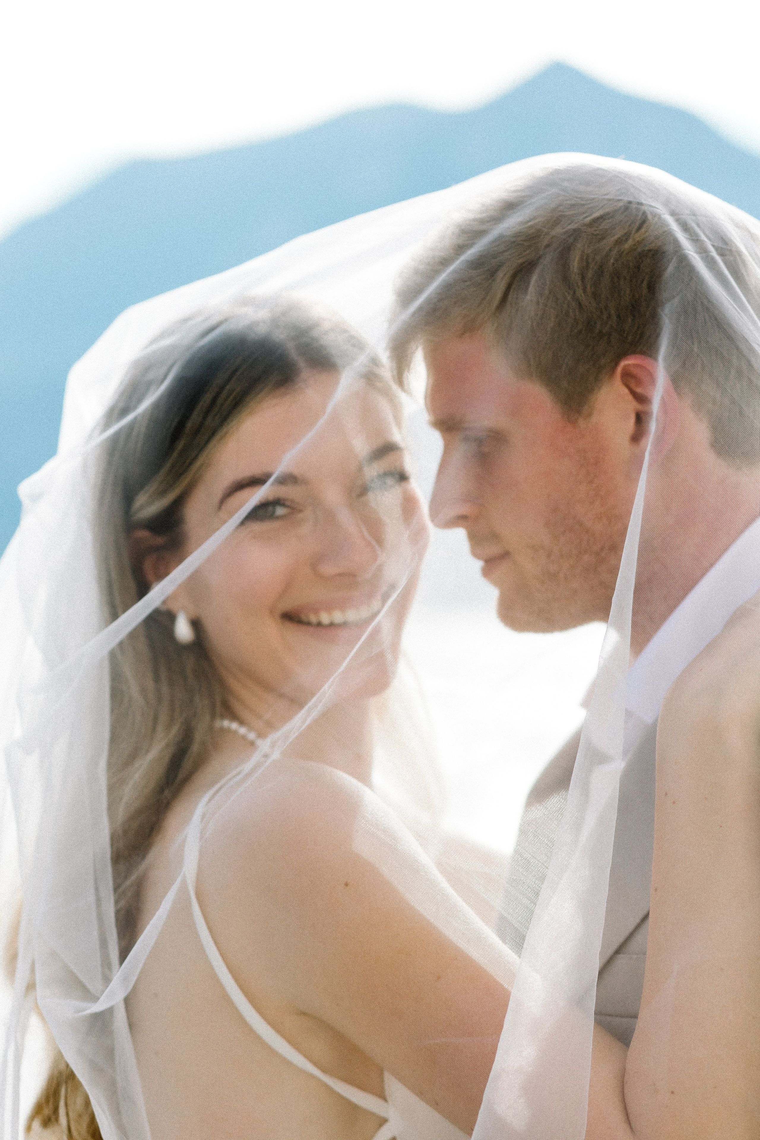 Lake Como Elopement Photography | Boat & Villa Monastero Wedding. Photographer in Italy Anna Linnik