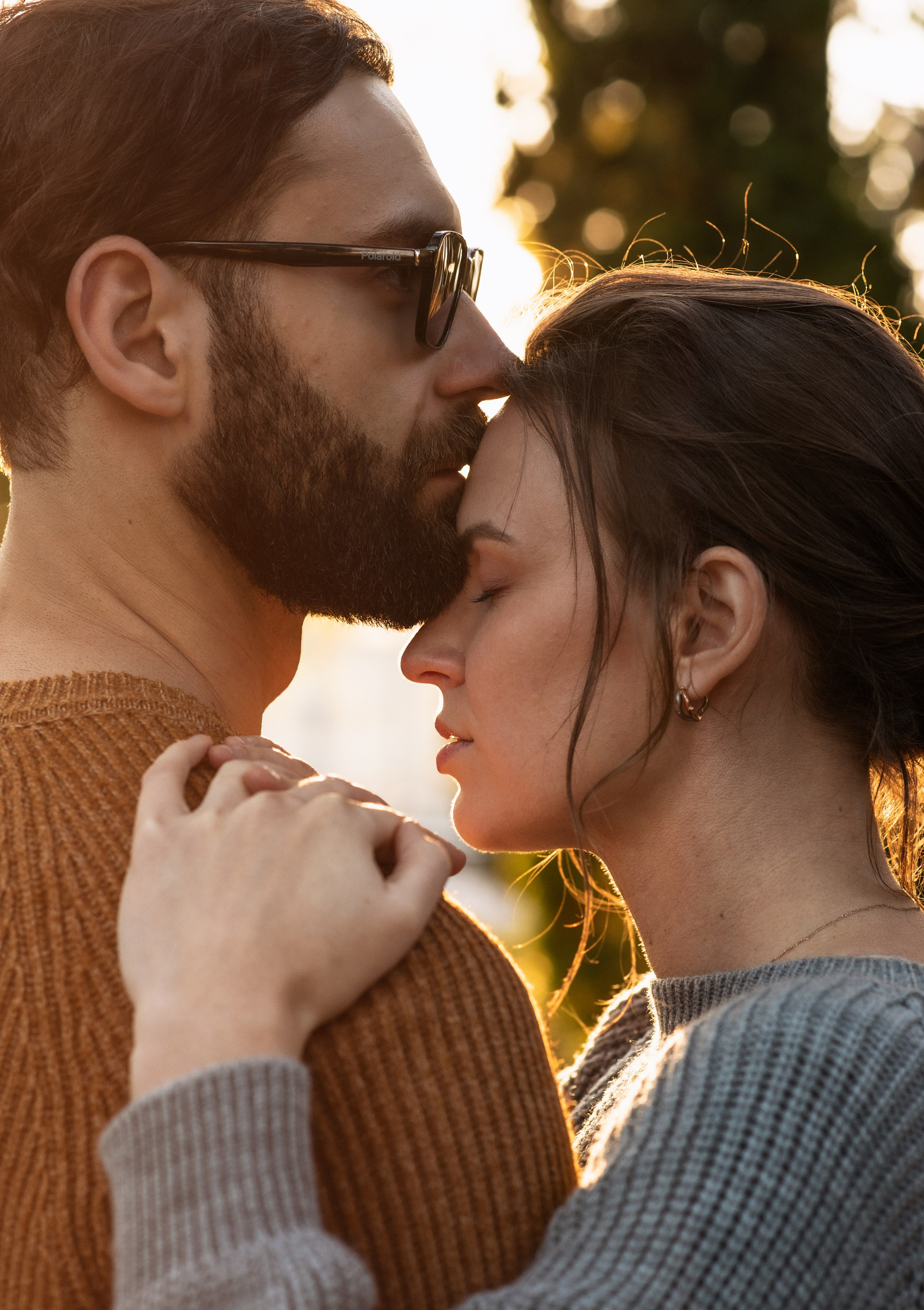 Романтическая фотосессия love story на закате, живые эмоции