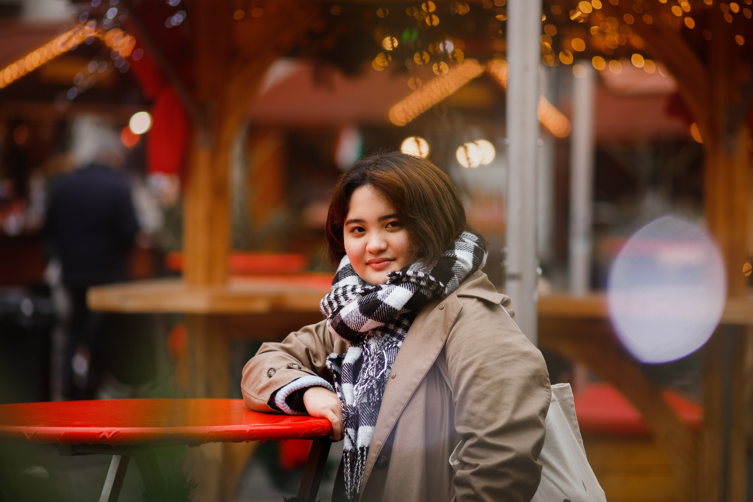 Misaki at christmas market. Kaja | fotograf psów we Wrocławiu