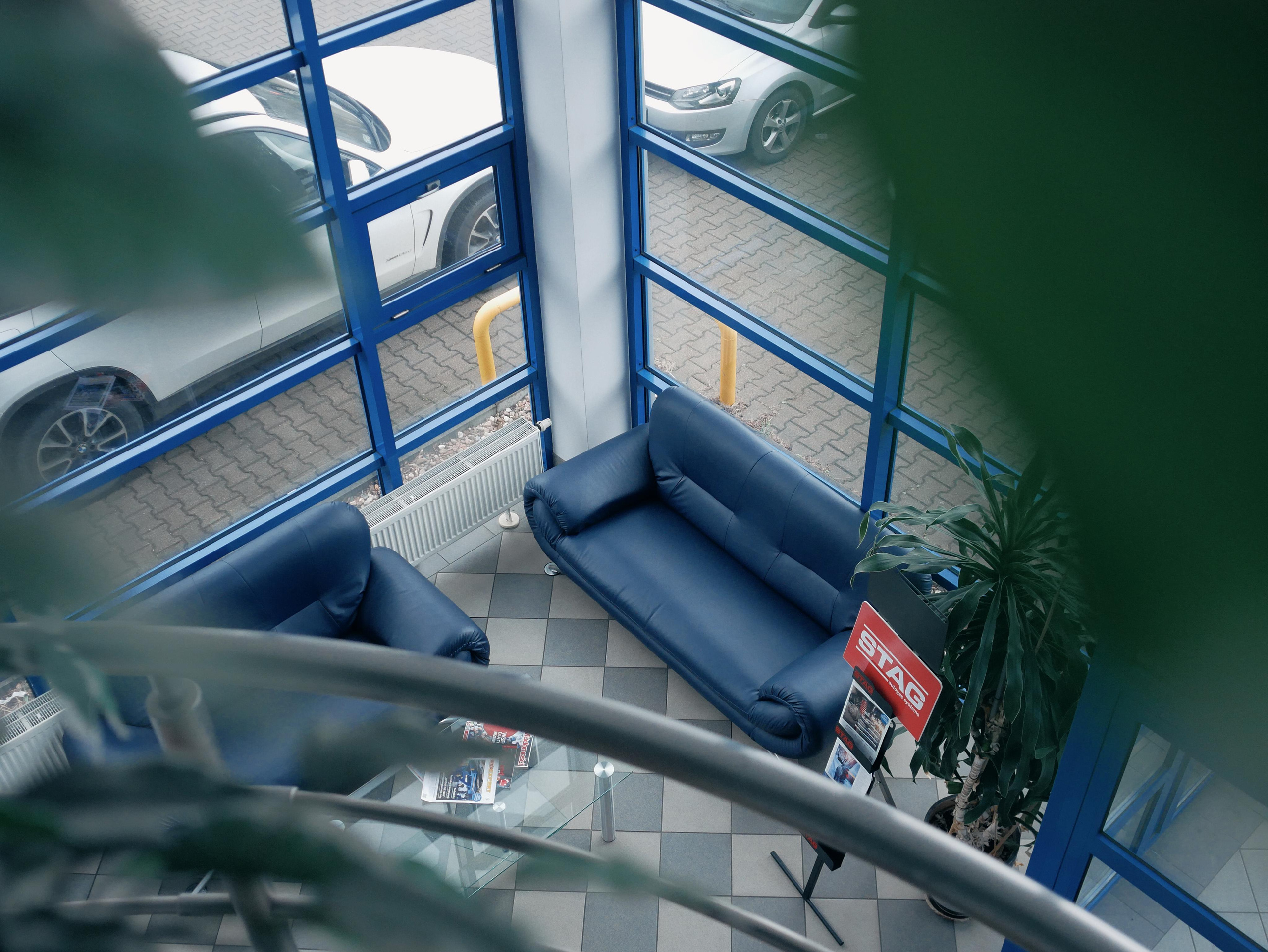 Warsztat samochodowy Alma Auto centrum. Dimitri Ilkov Photography — Capturing Life’s Moments in Edmonton, Cana