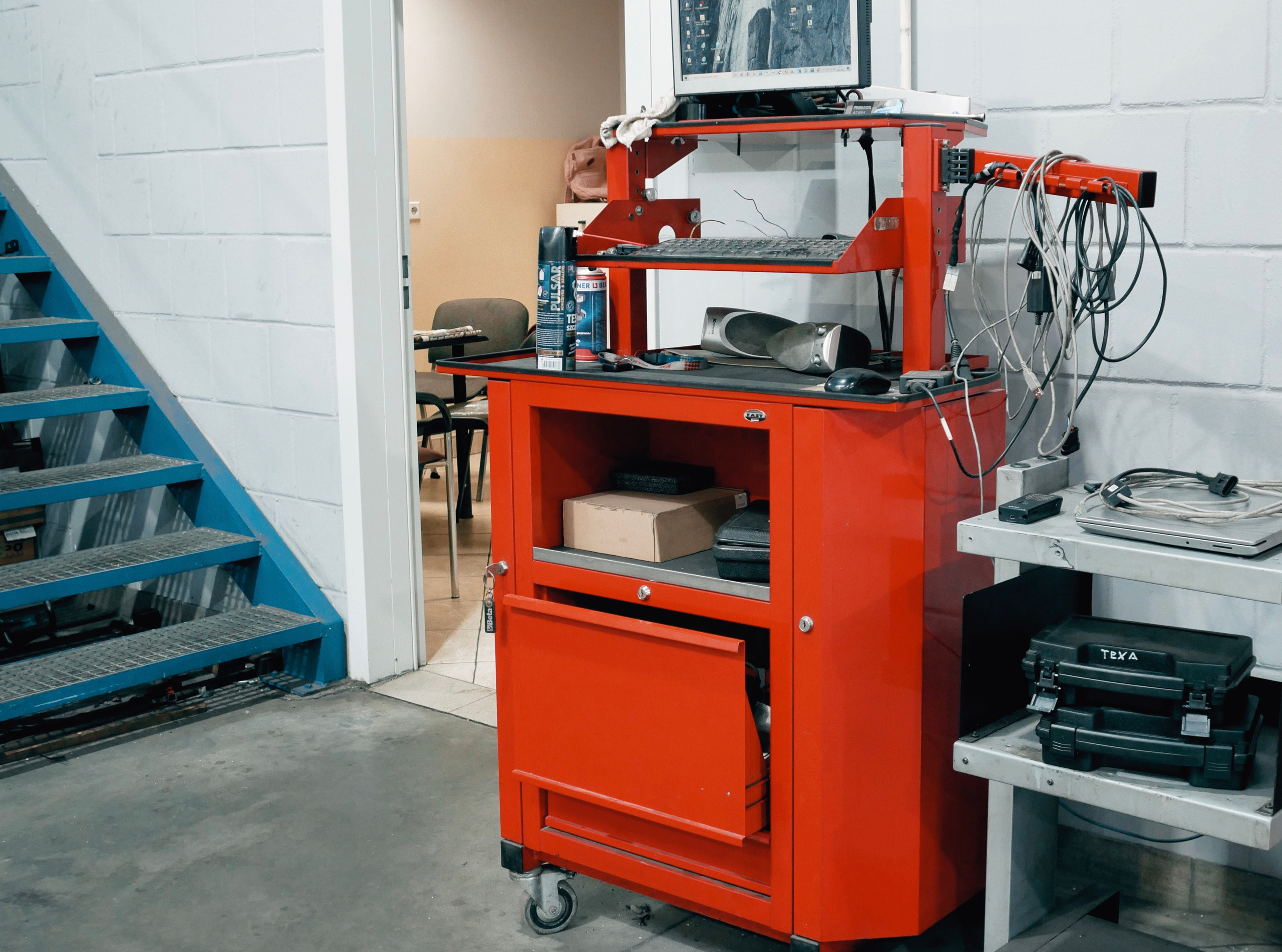 Warsztat samochodowy Alma Auto centrum. Dimitri Ilkov Photography — Capturing Life’s Moments in Edmonton, Cana