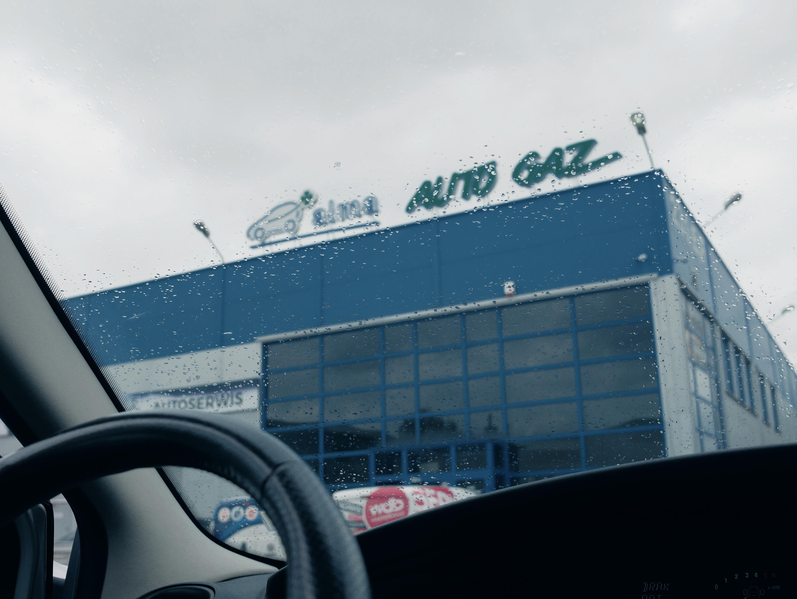 Warsztat samochodowy Alma Auto centrum. Dimitri Ilkov Photography — Capturing Life’s Moments in Edmonton, Cana