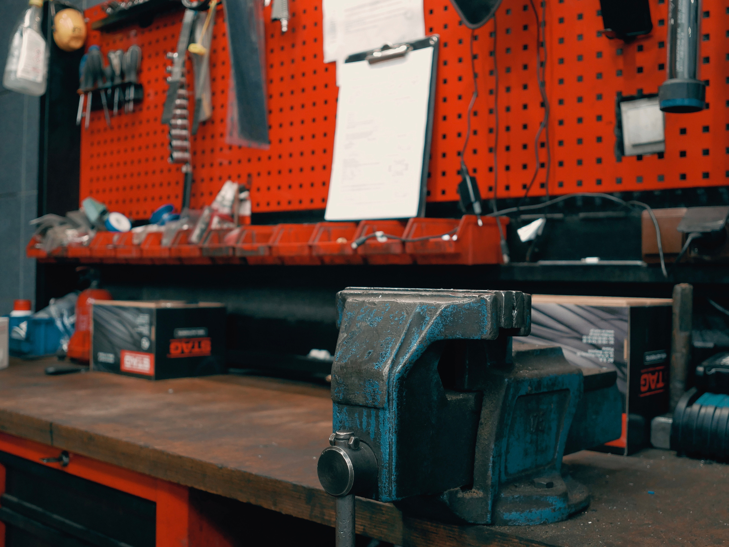 Warsztat samochodowy Alma Auto centrum. Dimitri Ilkov Photography — Capturing Life’s Moments in Edmonton, Cana