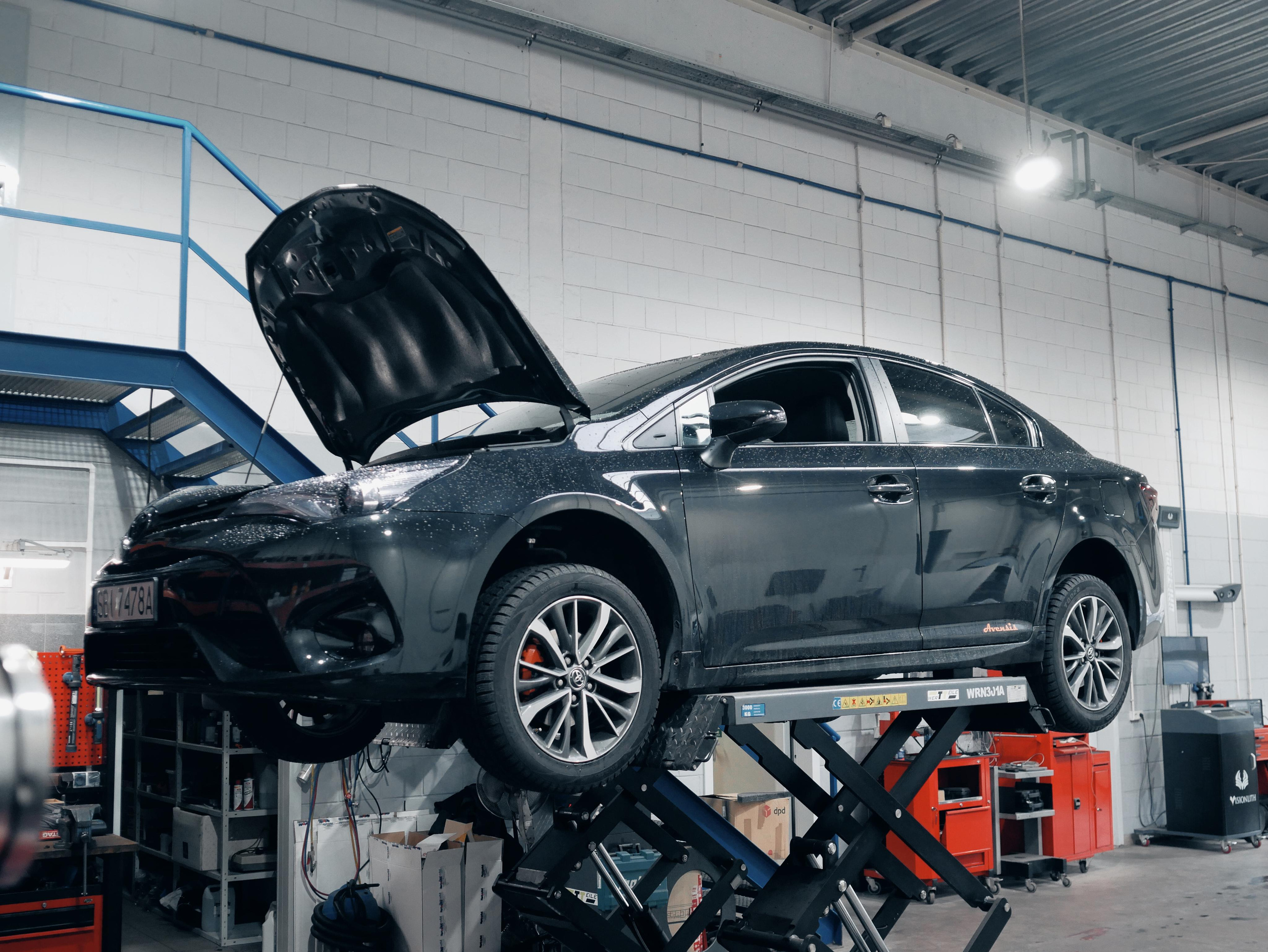 Warsztat samochodowy Alma Auto centrum. Dimitri Ilkov Photography — Capturing Life’s Moments in Edmonton, Cana