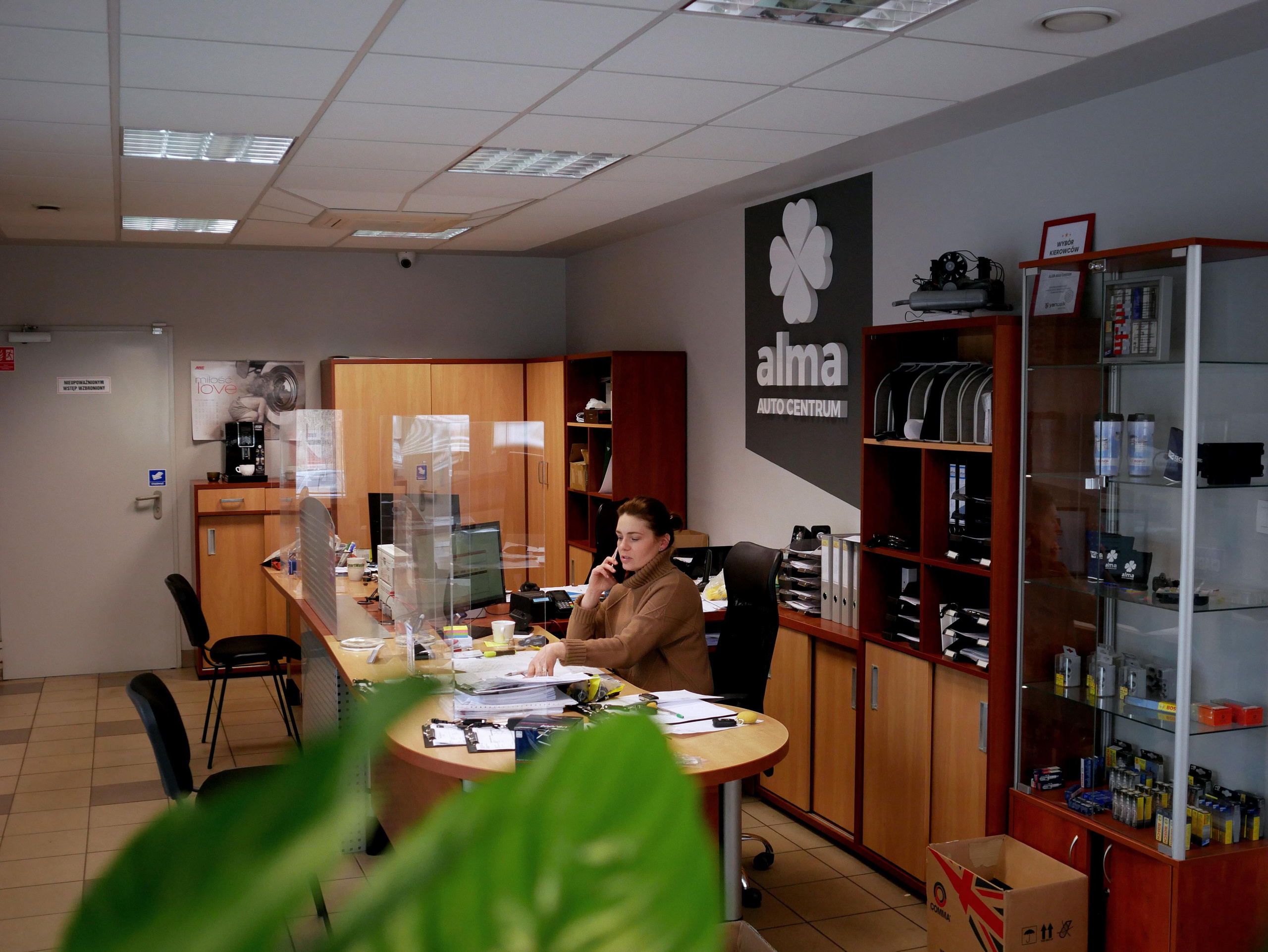 Warsztat samochodowy Alma Auto centrum. Dimitri Ilkov Photography — Capturing Life’s Moments in Edmonton, Cana