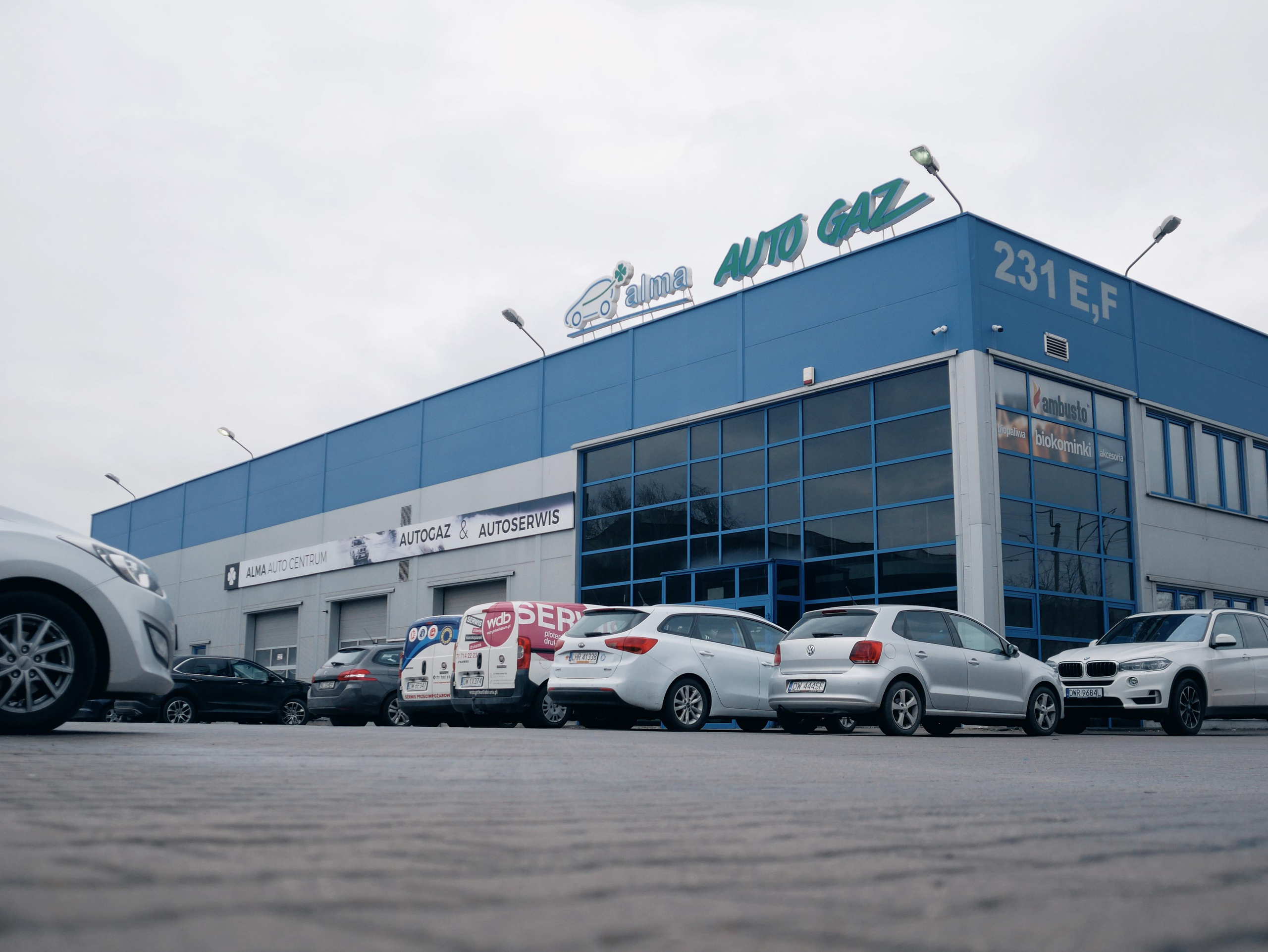 Warsztat samochodowy Alma Auto centrum. Dimitri Ilkov Photography — Capturing Life’s Moments in Edmonton, Cana