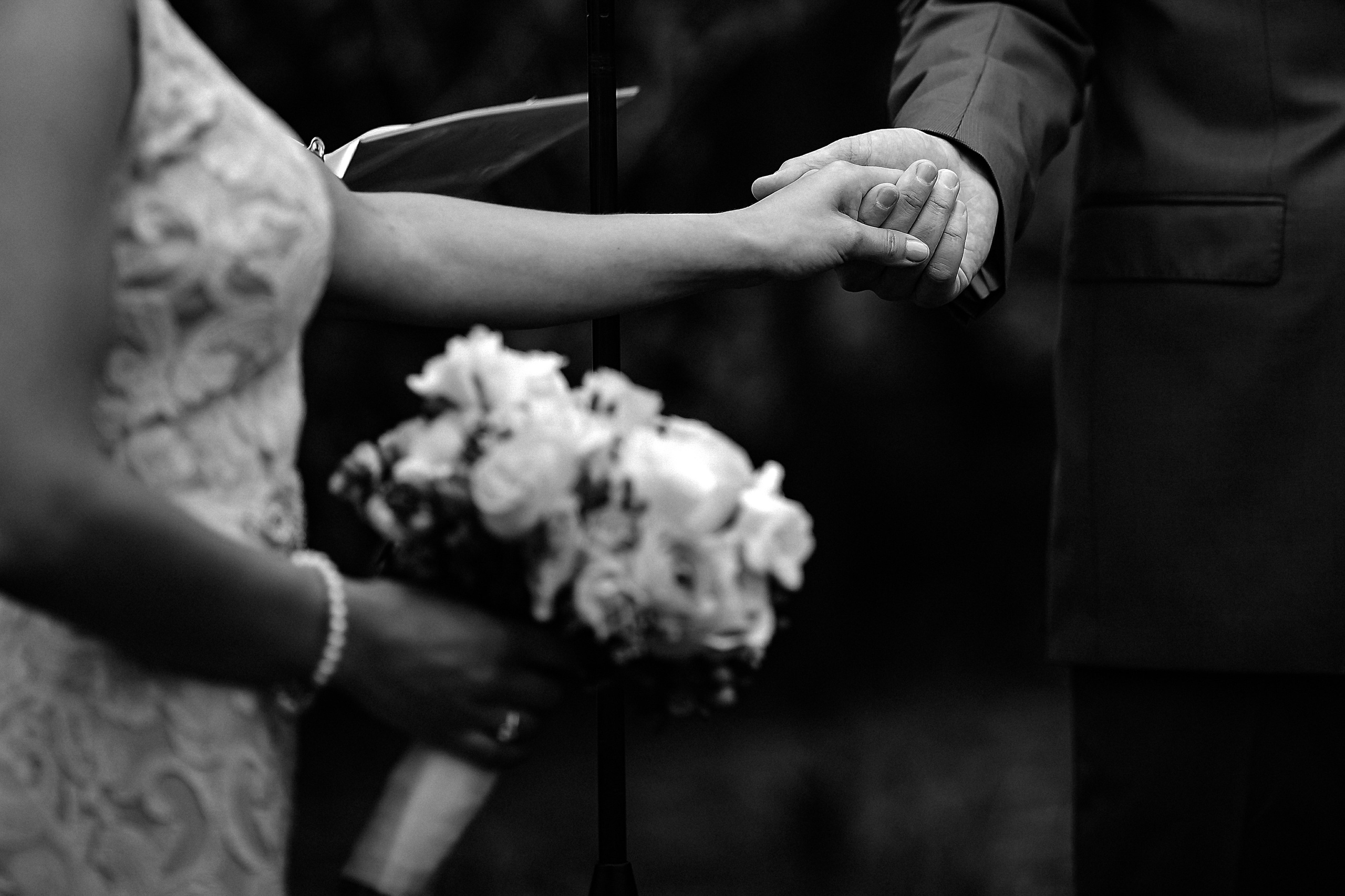 Фотограф в Ирландии Дублин свадьба утро фотки лучший топ свадебный красивая жених невеста роспись руки