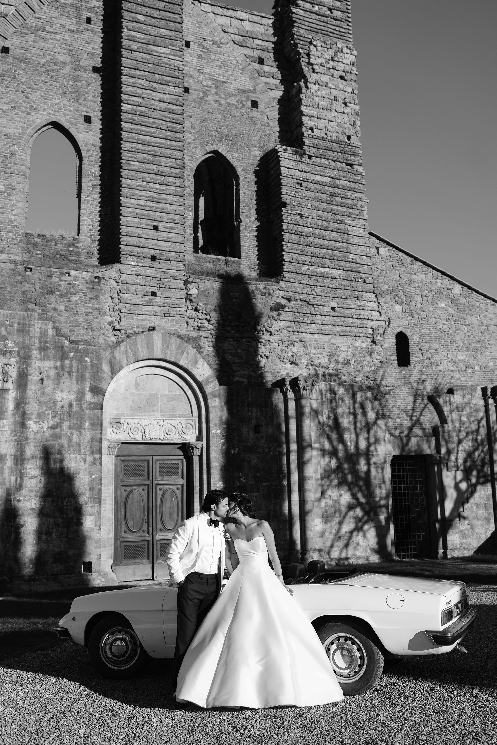 Ginevra and Avi — Abbazia di San Galgano, Tuscany. Destination Wedding Photographers and content creators based in Spain