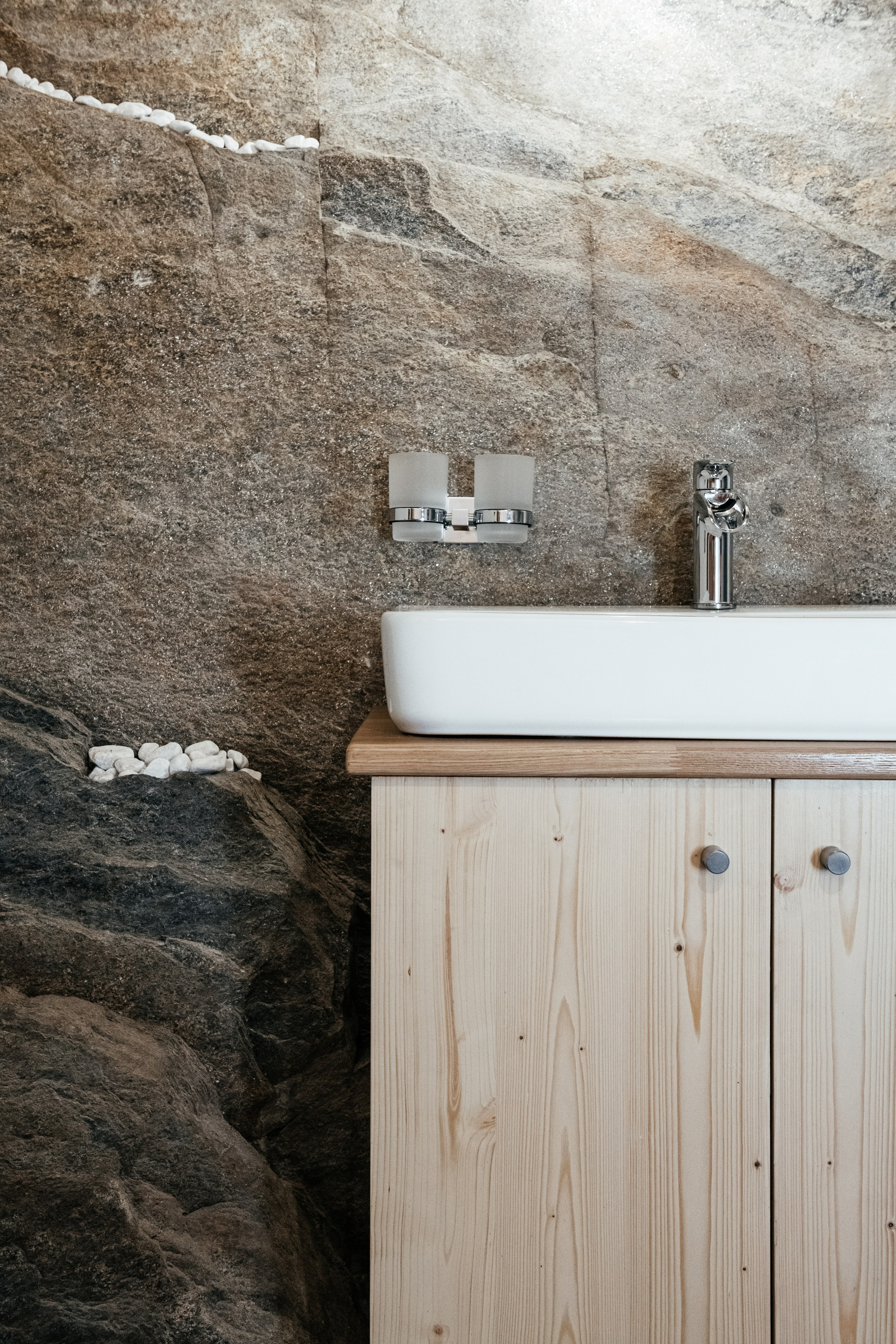 Rustico, VAL RESA, TICINO. Hallo! Ich bin Elena und arbeite als Immobilienfotografin