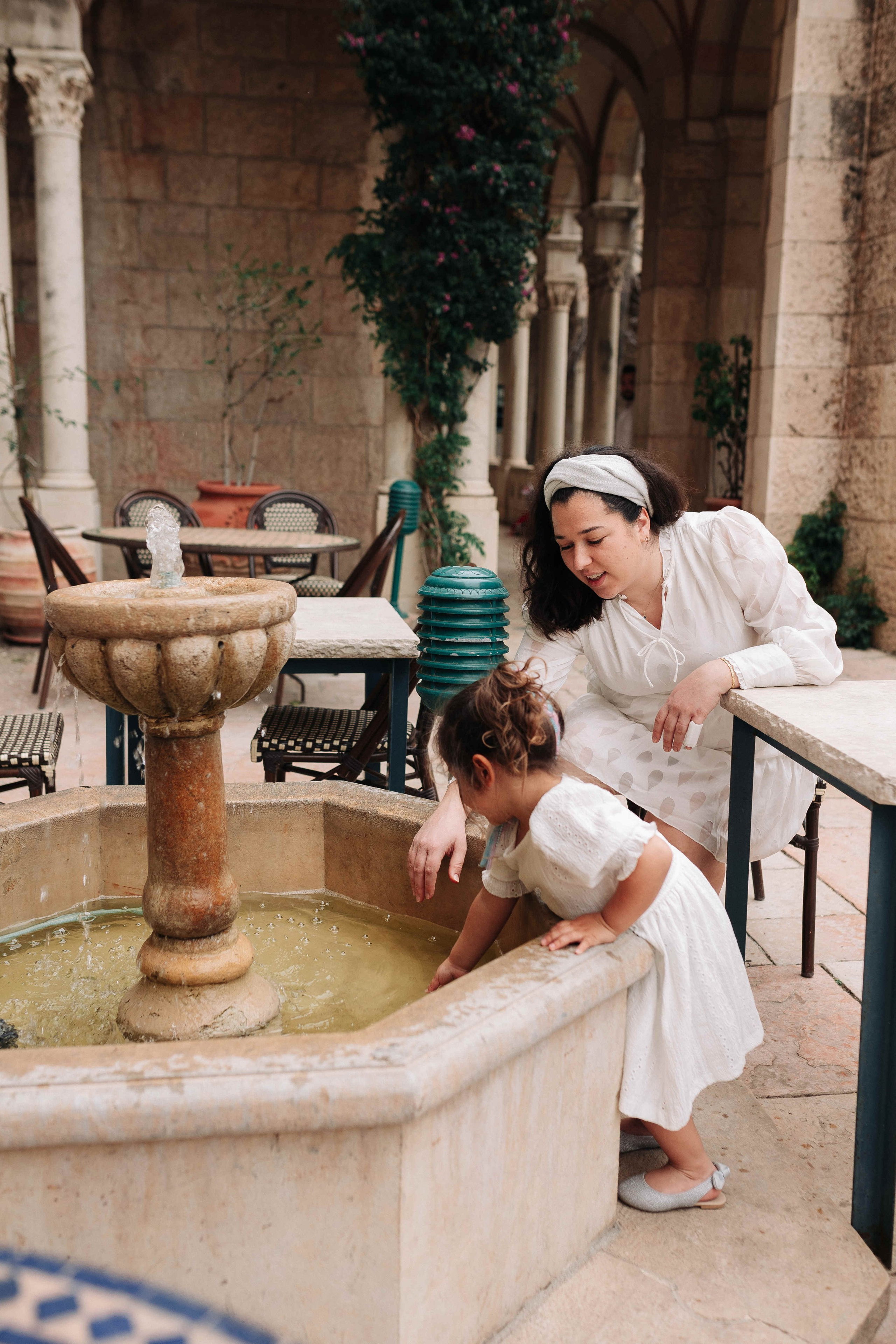 EXPECTING A BABY, JERUSALEM. PHOTOGRAPHER IN ISRAEL