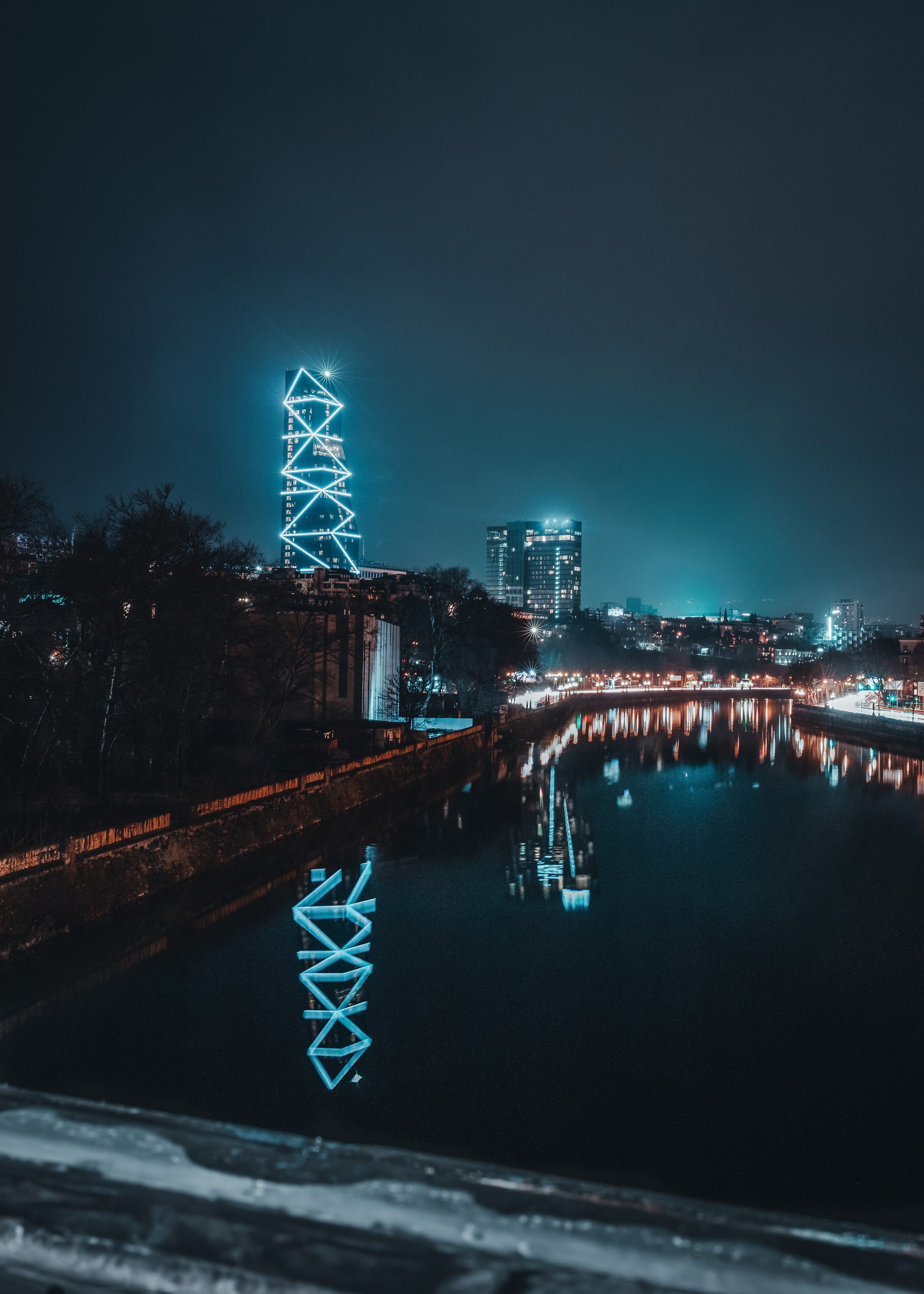 T B I L I S I. Bspander