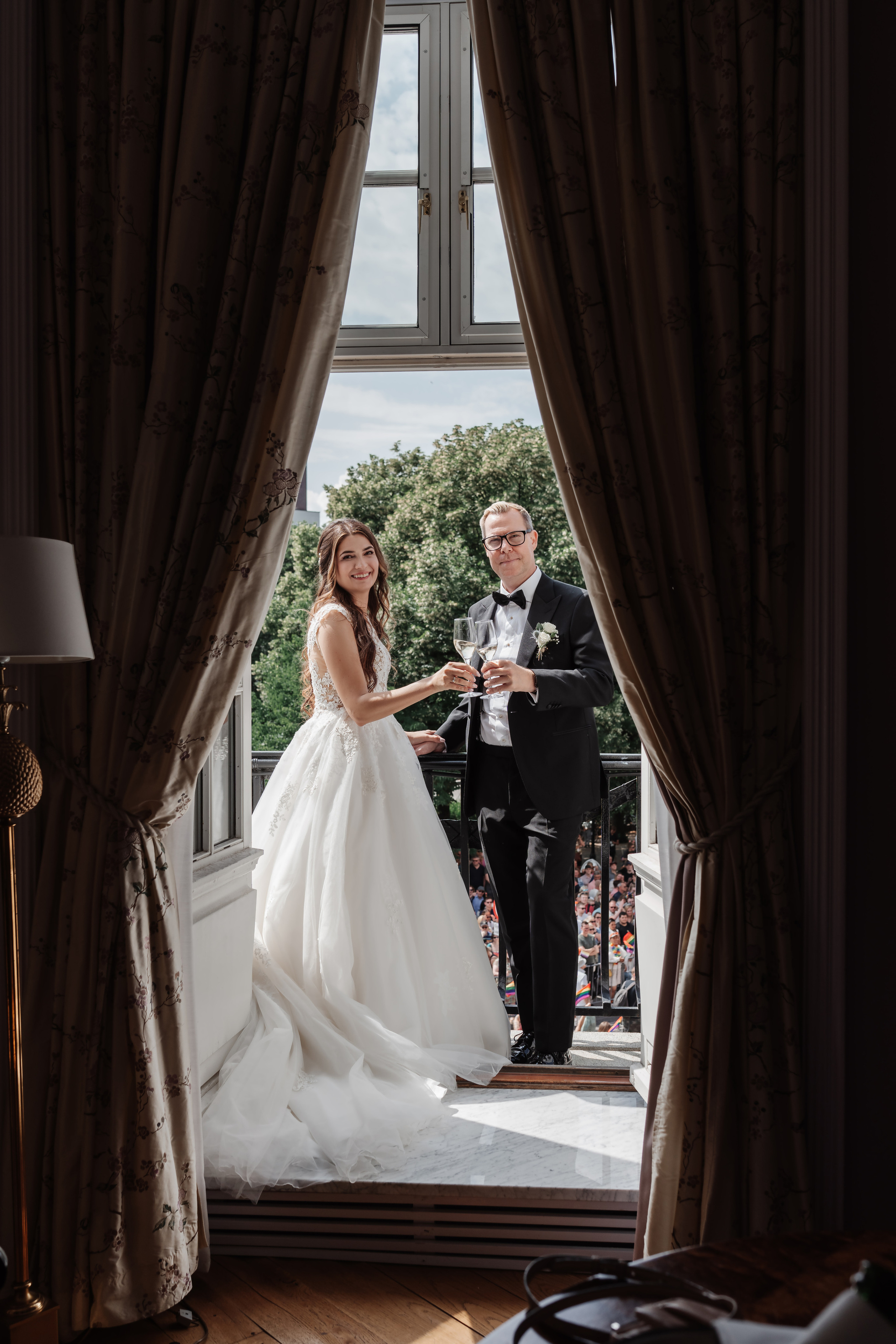 Bryllupsfotograf Grand Hotel Oslo. Bryllupsfotograf i hele Norge