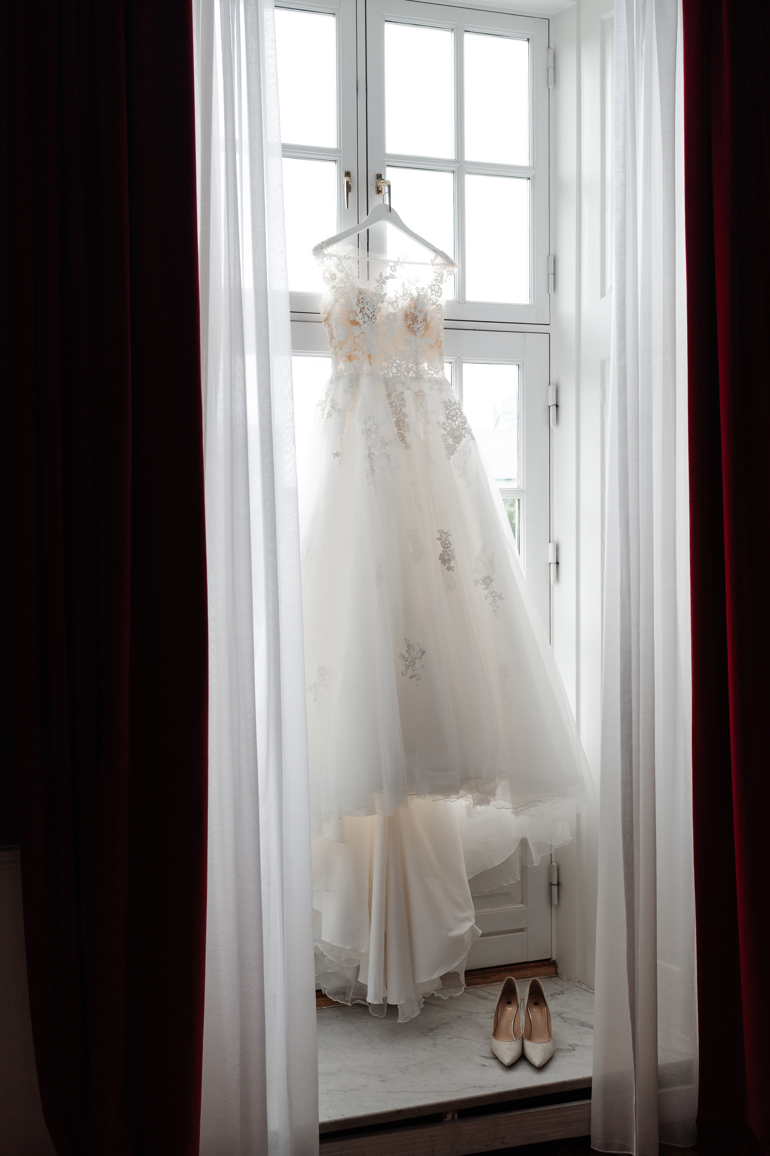 Bryllupsfotograf Grand Hotel Oslo. Bryllupsfotograf i hele Norge