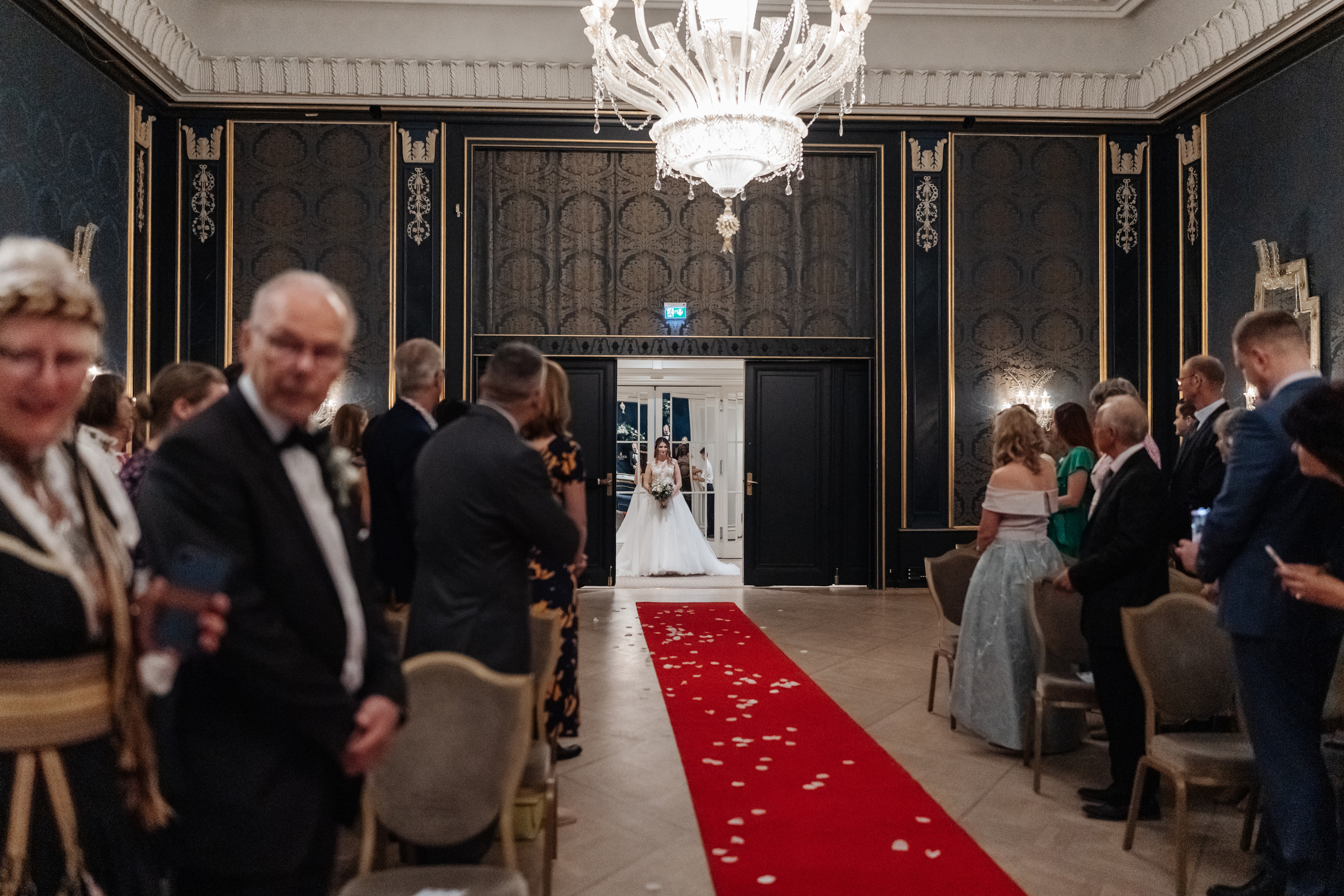 Bryllupsfotograf Grand Hotel Oslo. Bryllupsfotograf i hele Norge