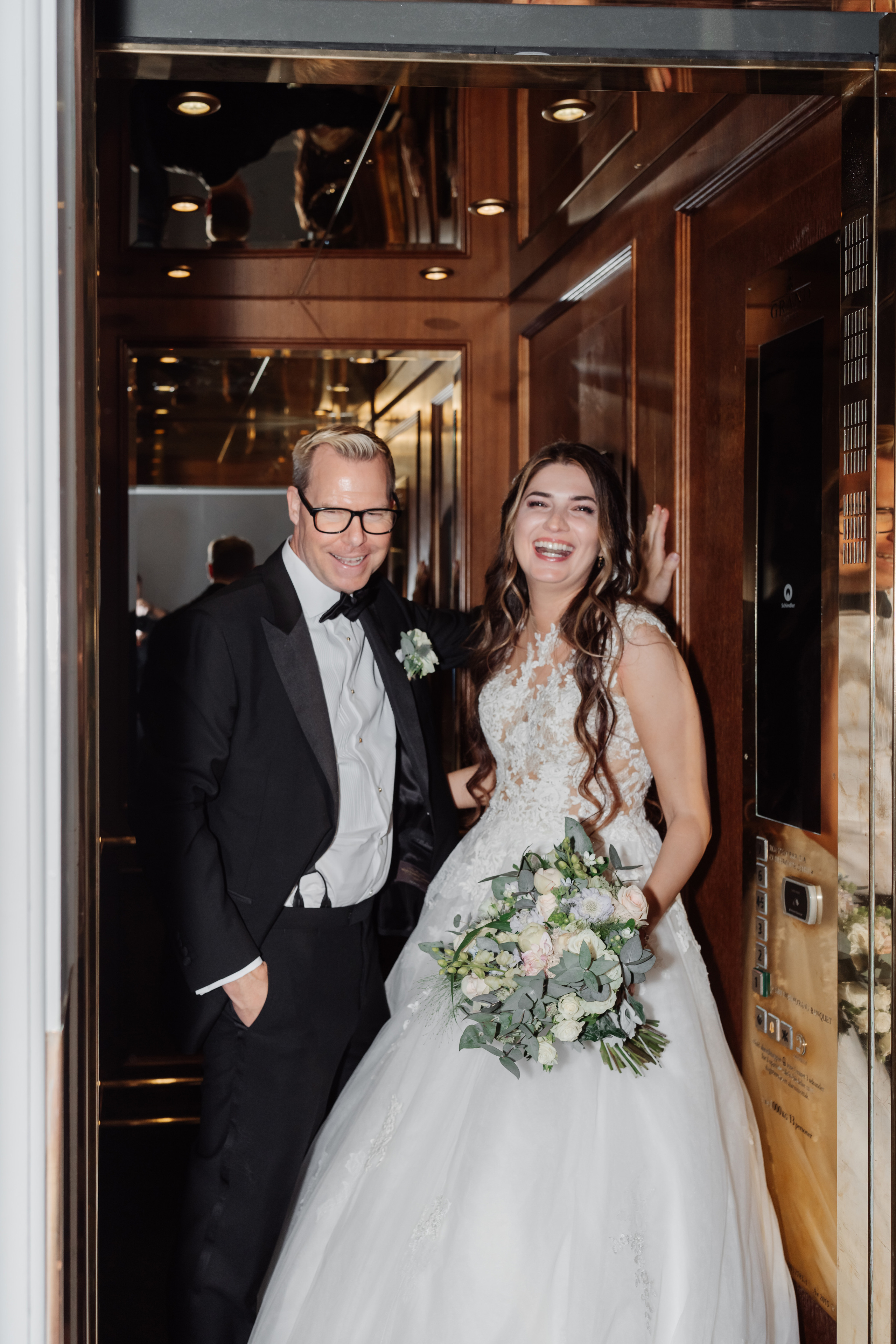 Bryllupsfotograf Grand Hotel Oslo. Bryllupsfotograf i hele Norge