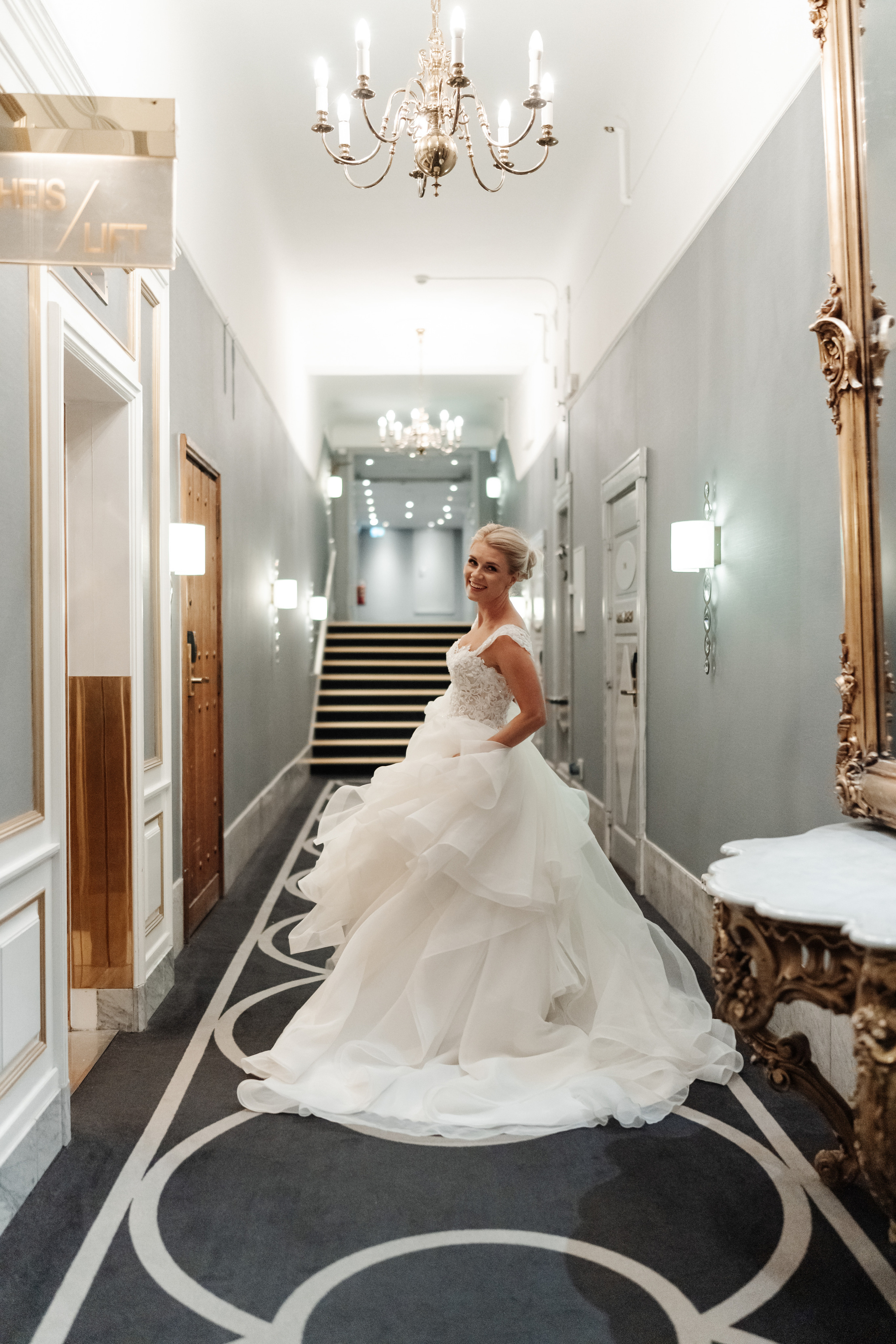 Bryllupsfotograf Grand Hotel Oslo. Bryllupsfotograf i hele Norge