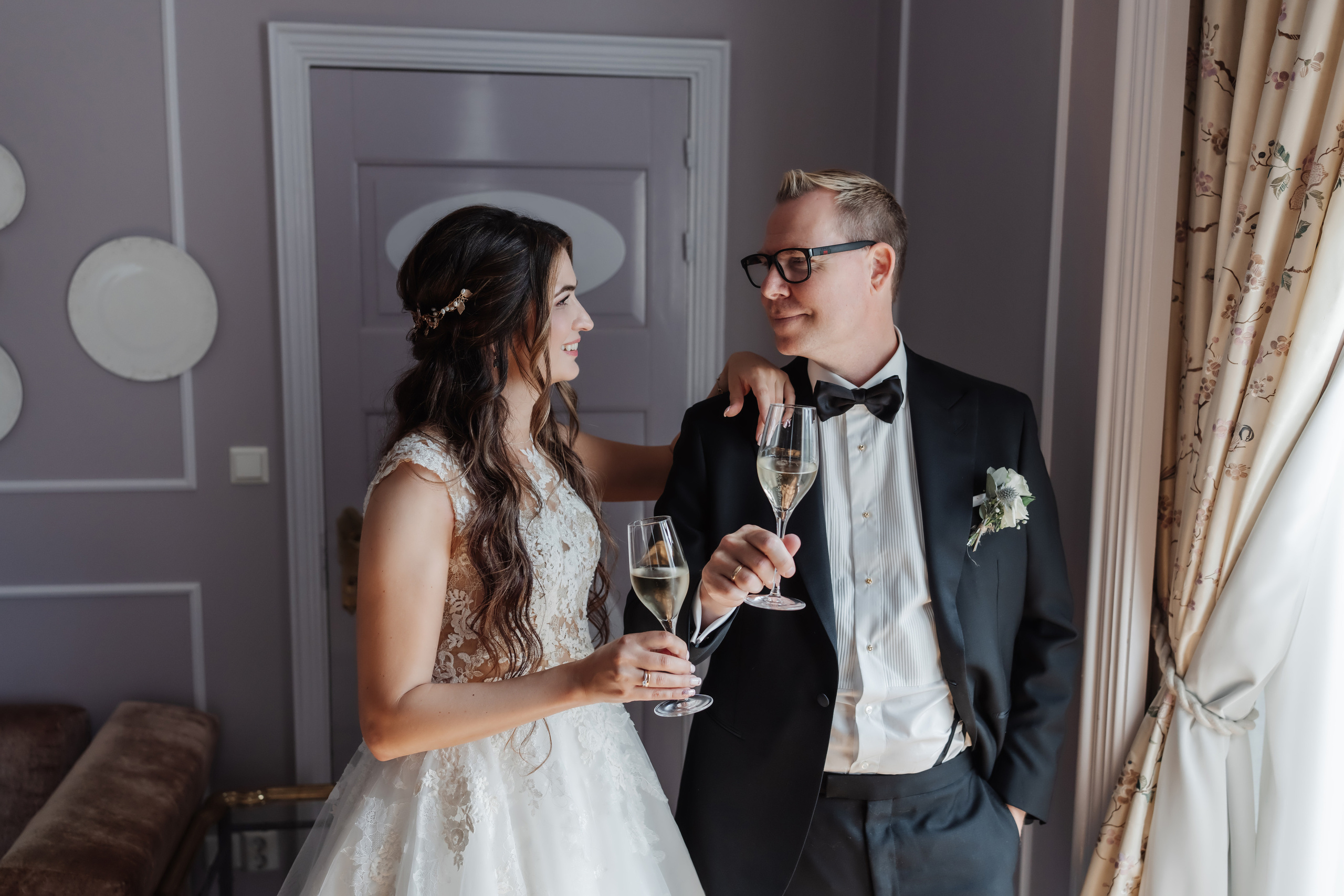 Bryllupsfotograf Grand Hotel Oslo. Bryllupsfotograf i hele Norge