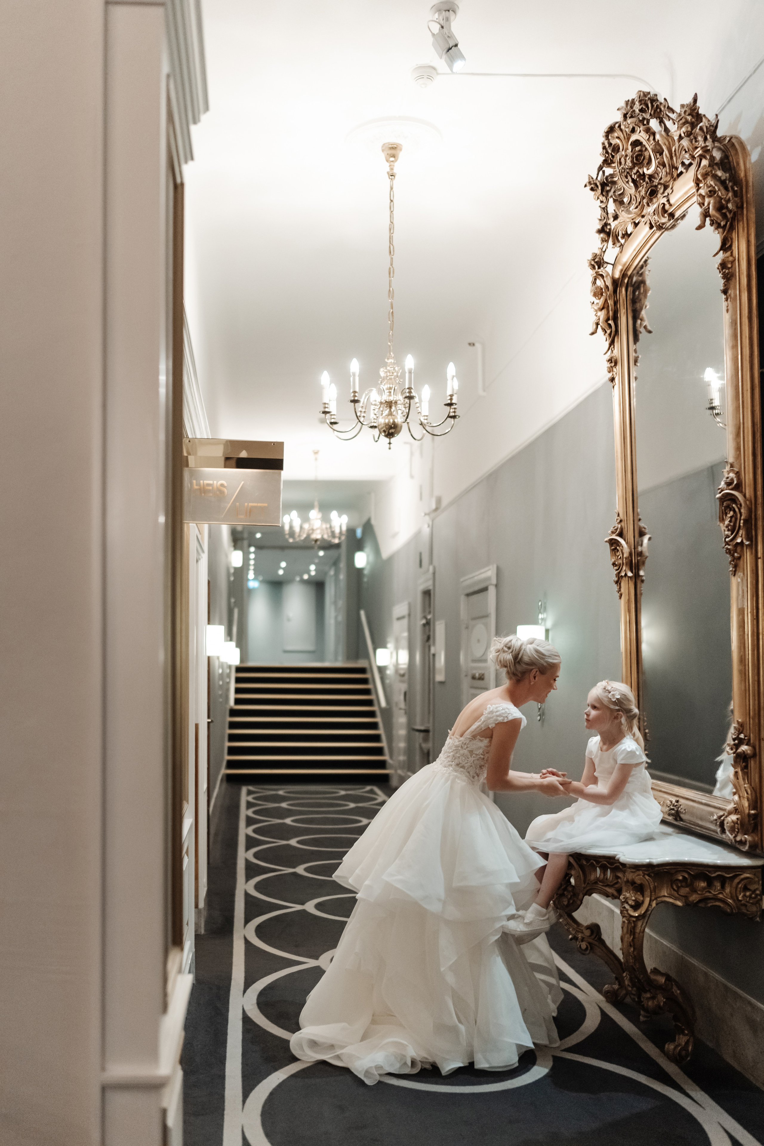 Bryllupsfotograf Grand Hotel Oslo. Bryllupsfotograf i hele Norge