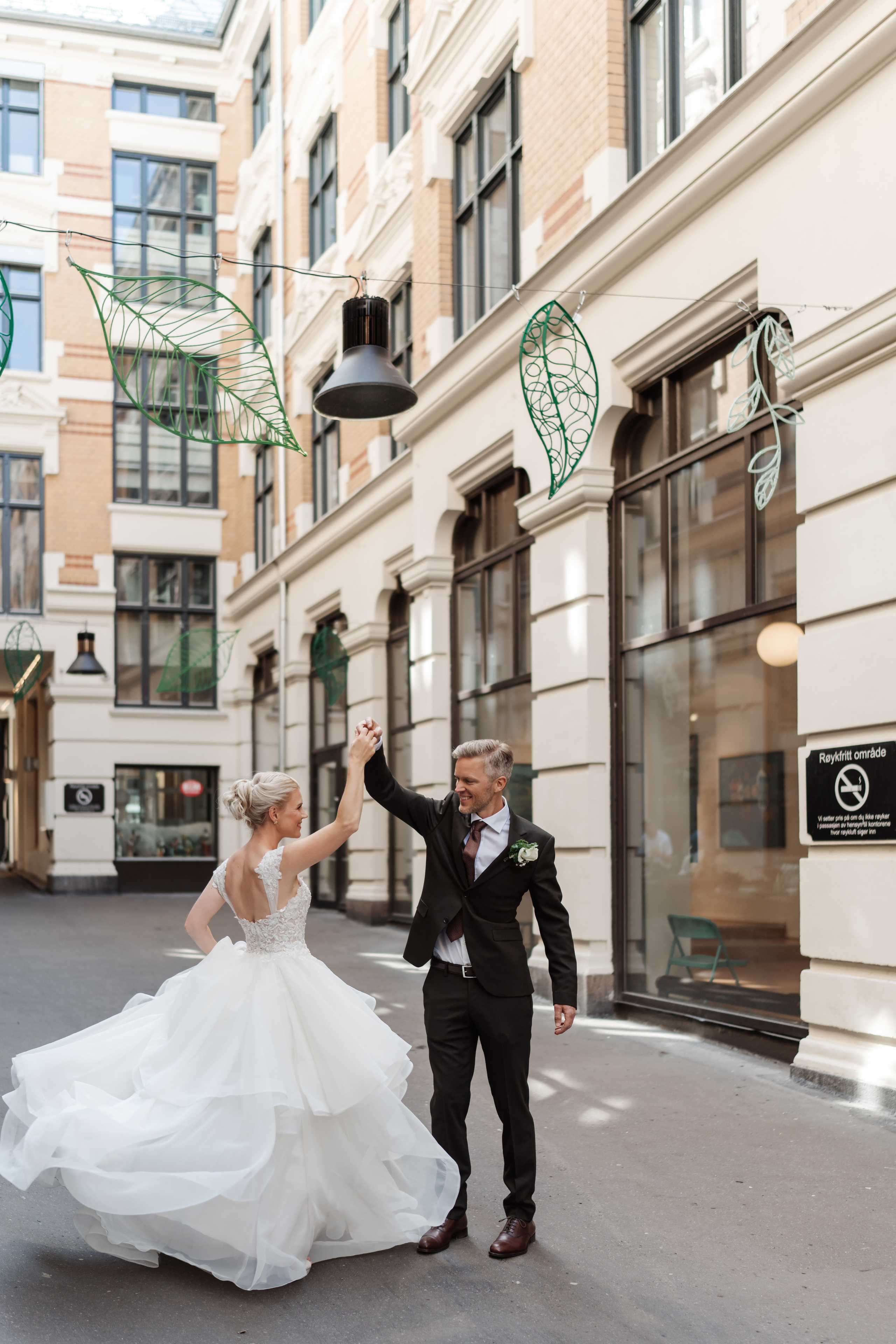 Bryllupsfotograf Grand Hotel Oslo. Bryllupsfotograf i hele Norge