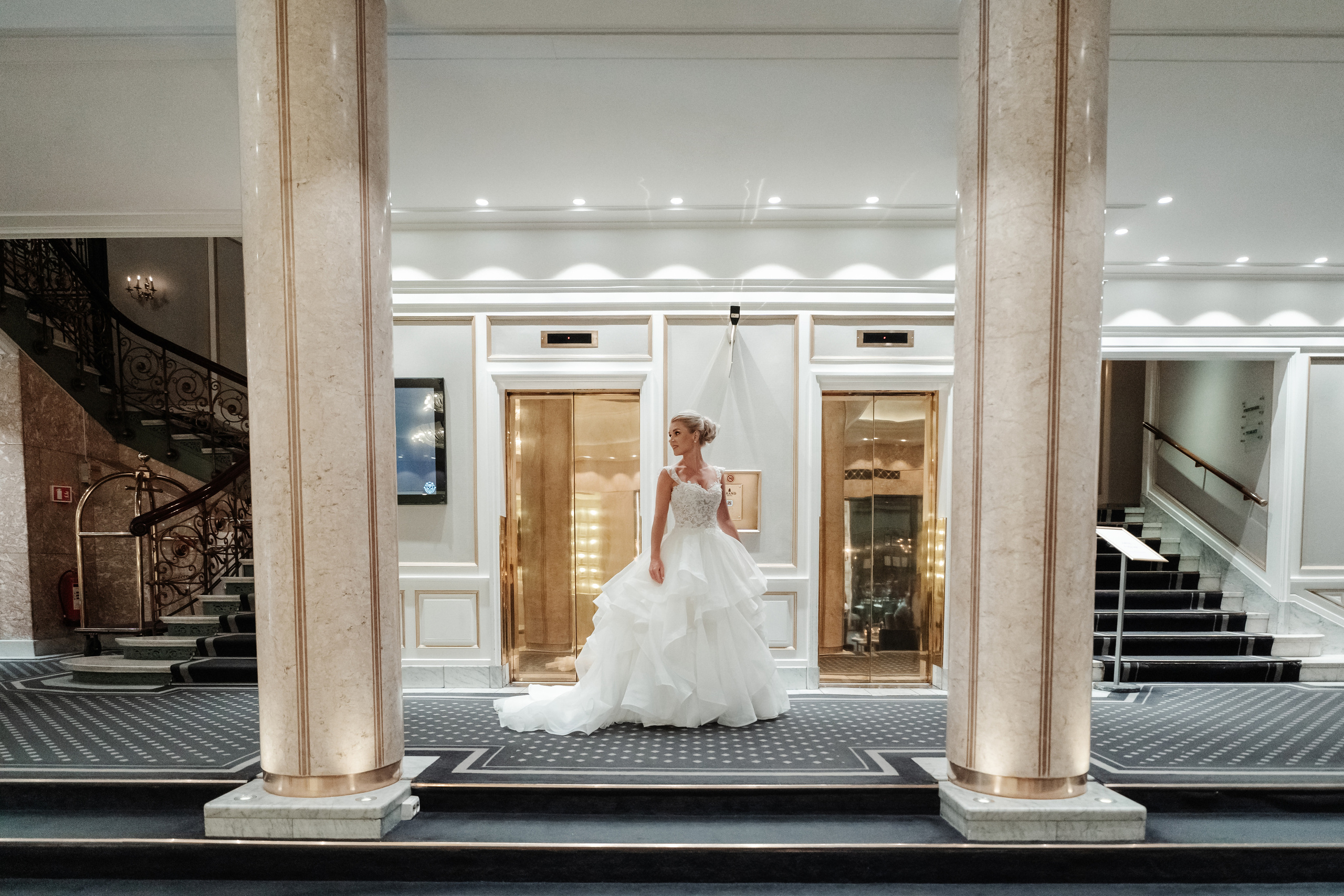 Bryllupsfotograf Grand Hotel Oslo. Bryllupsfotograf i hele Norge