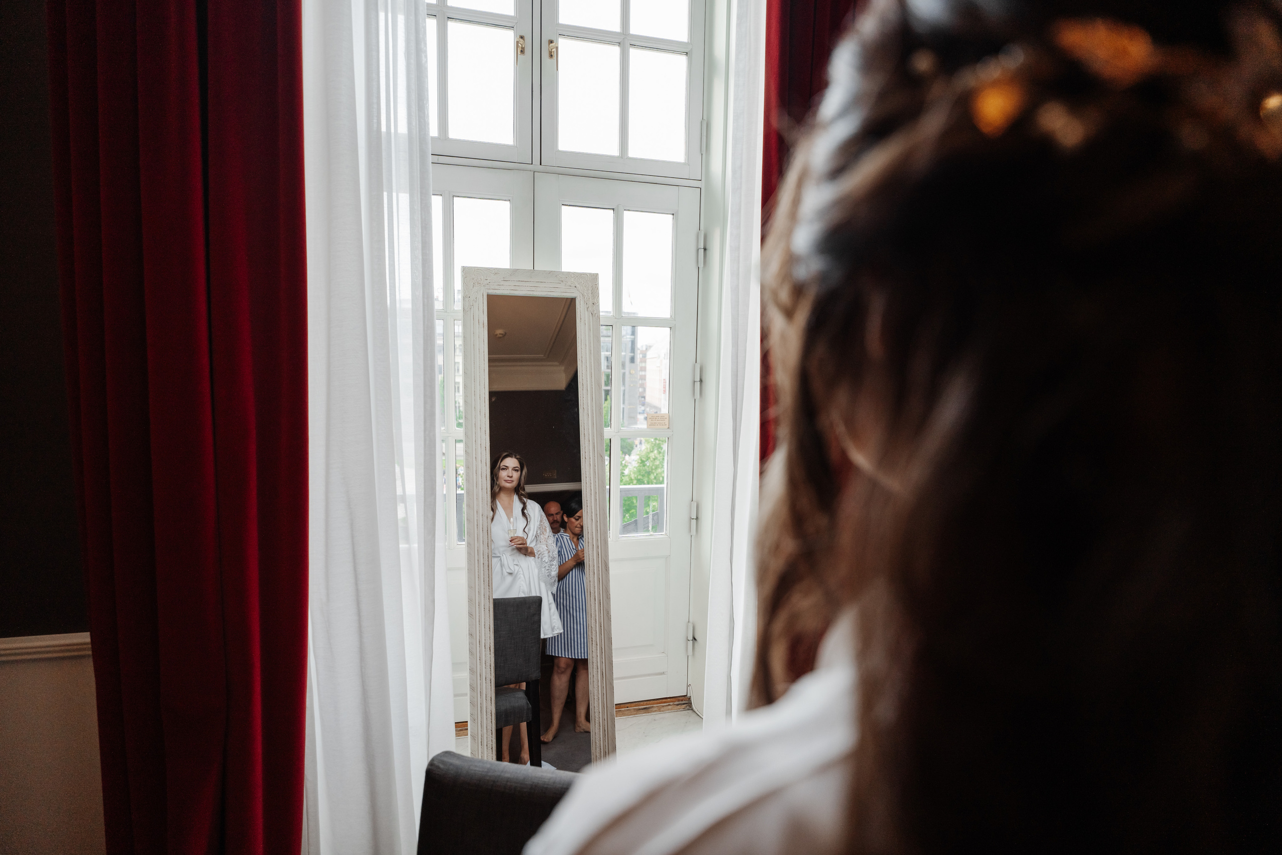 Bryllupsfotograf Grand Hotel Oslo. Bryllupsfotograf i hele Norge