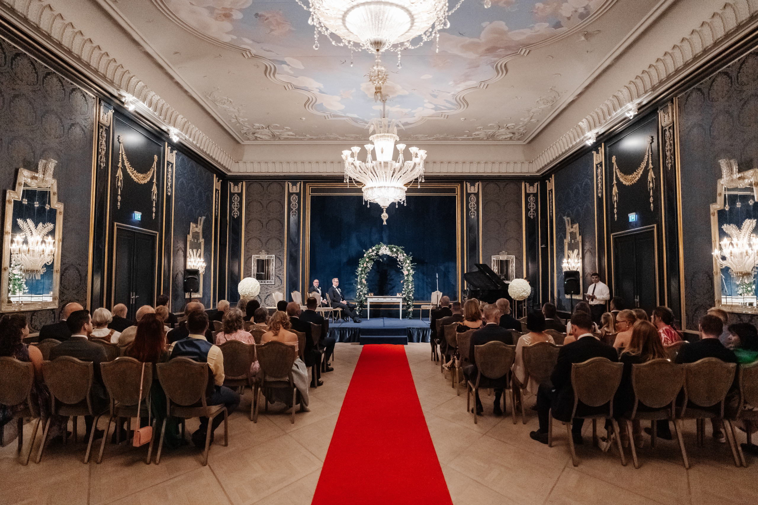 Bryllupsfotograf Grand Hotel Oslo. Bryllupsfotograf i hele Norge