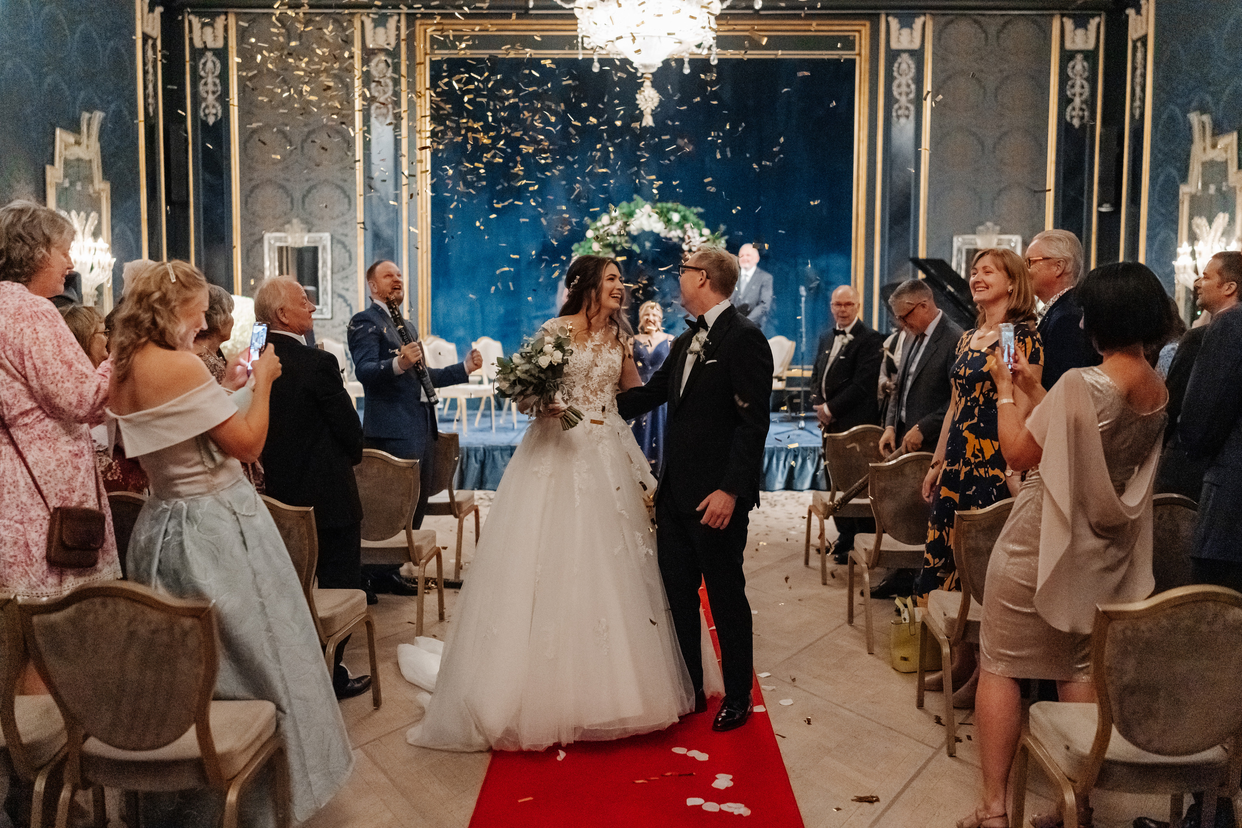 Bryllupsfotograf Grand Hotel Oslo. Bryllupsfotograf i hele Norge