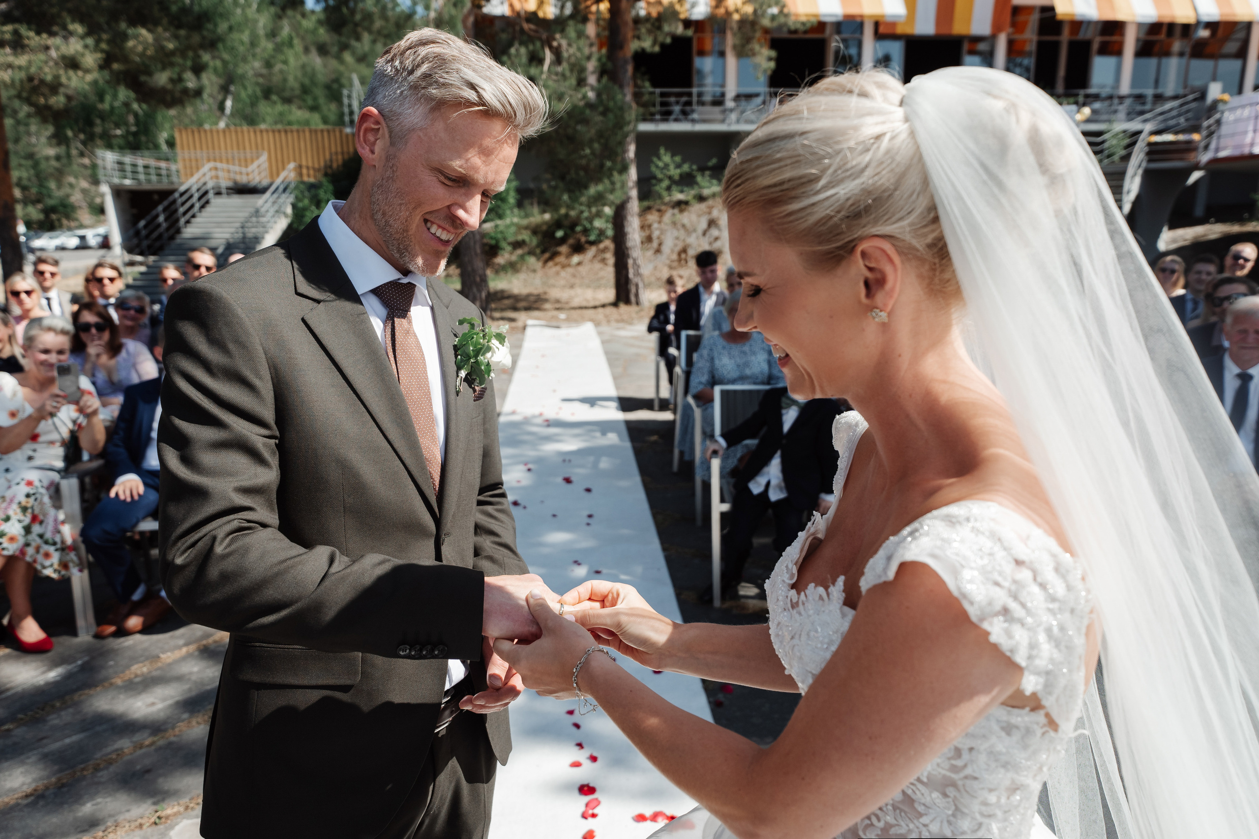 Bryllupsfotograf Grand Hotel Oslo. Bryllupsfotograf i hele Norge