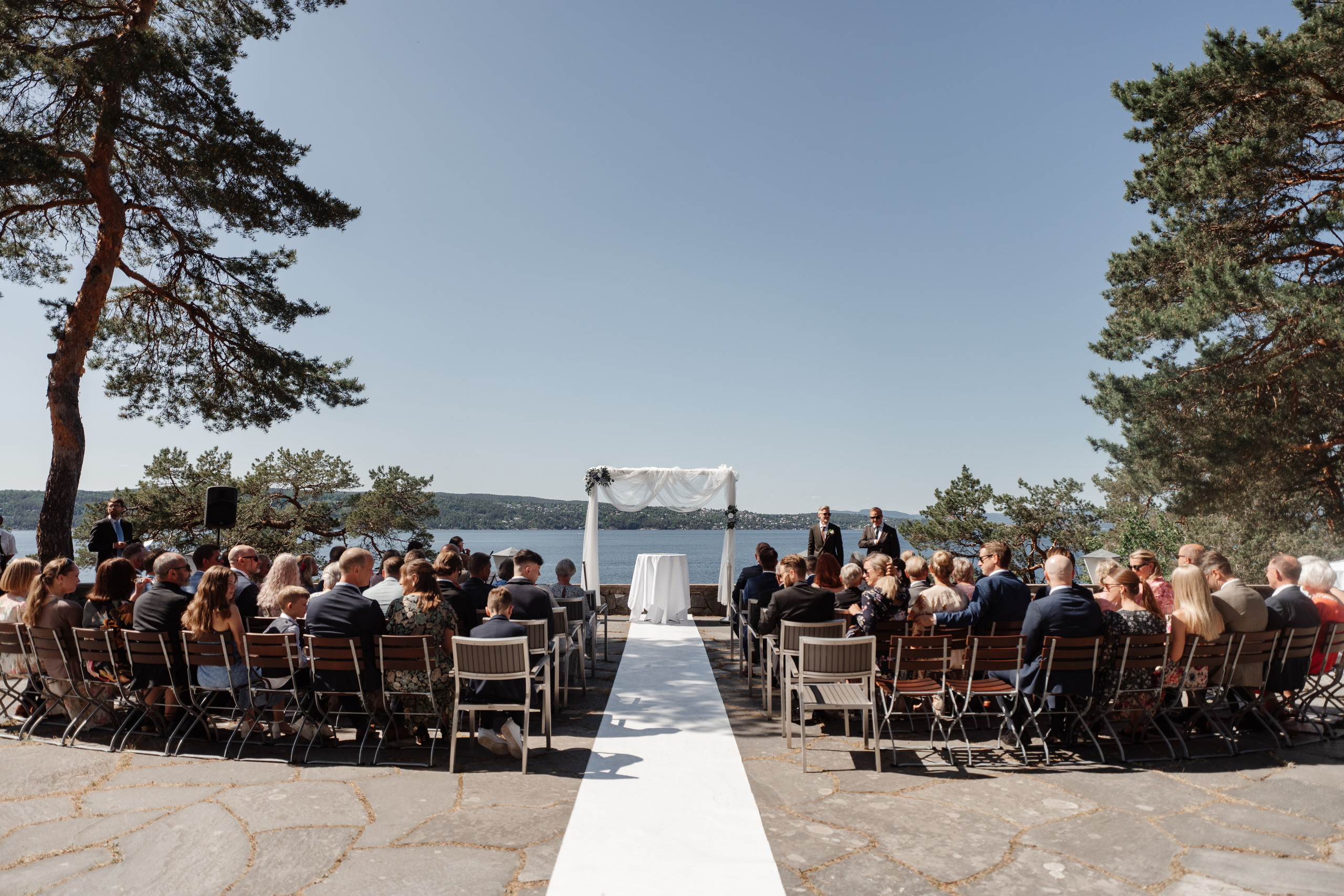 Bryllupsfotograf Grand Hotel Oslo. Bryllupsfotograf i hele Norge