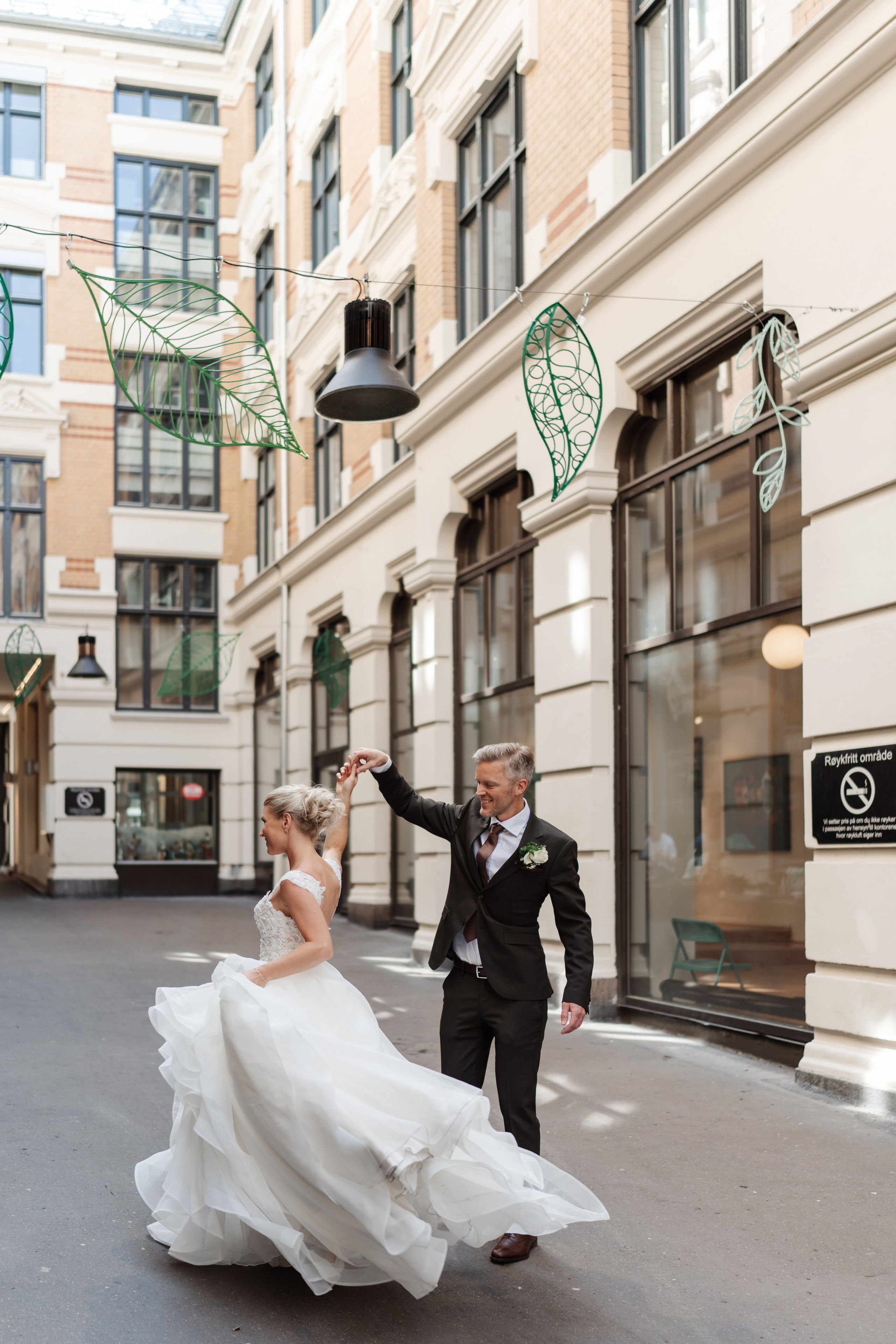 Bryllupsfotograf Grand Hotel Oslo. Bryllupsfotograf i hele Norge