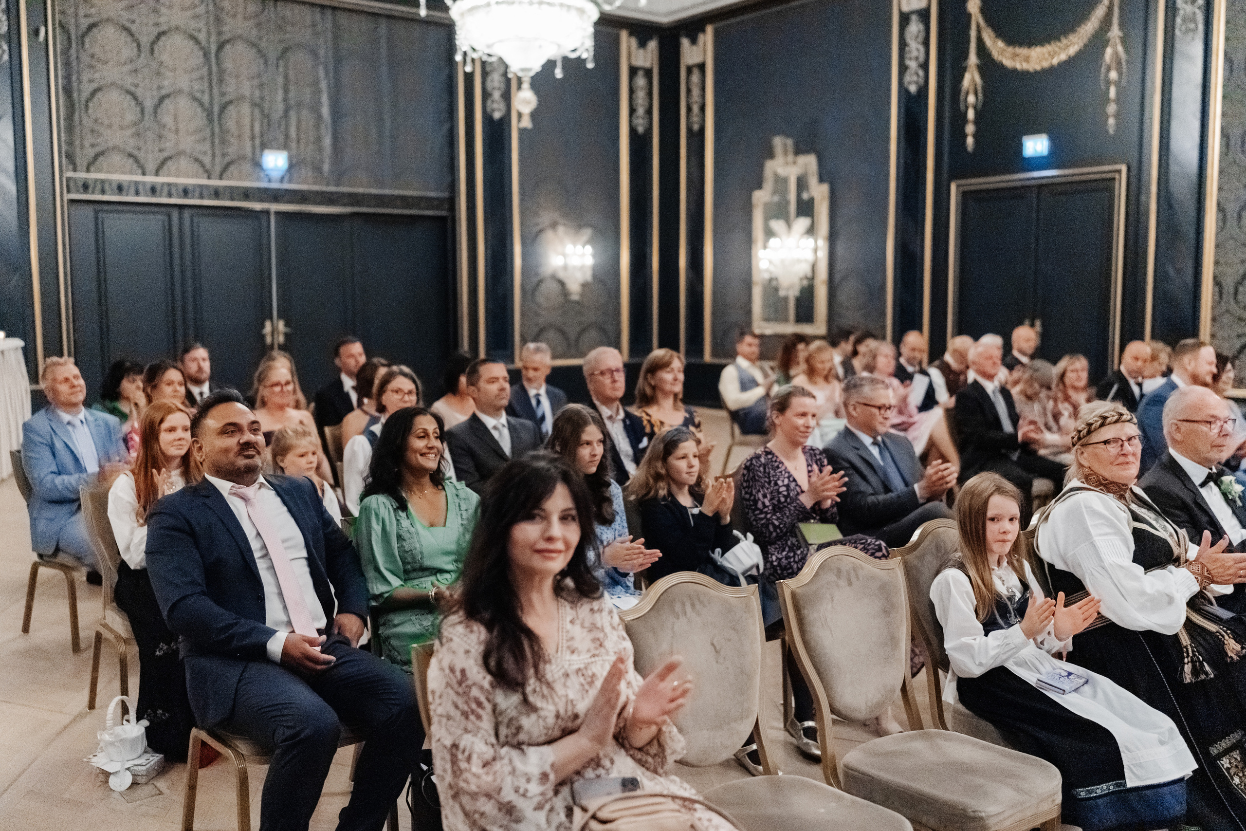 Bryllupsfotograf Grand Hotel Oslo. Bryllupsfotograf i hele Norge