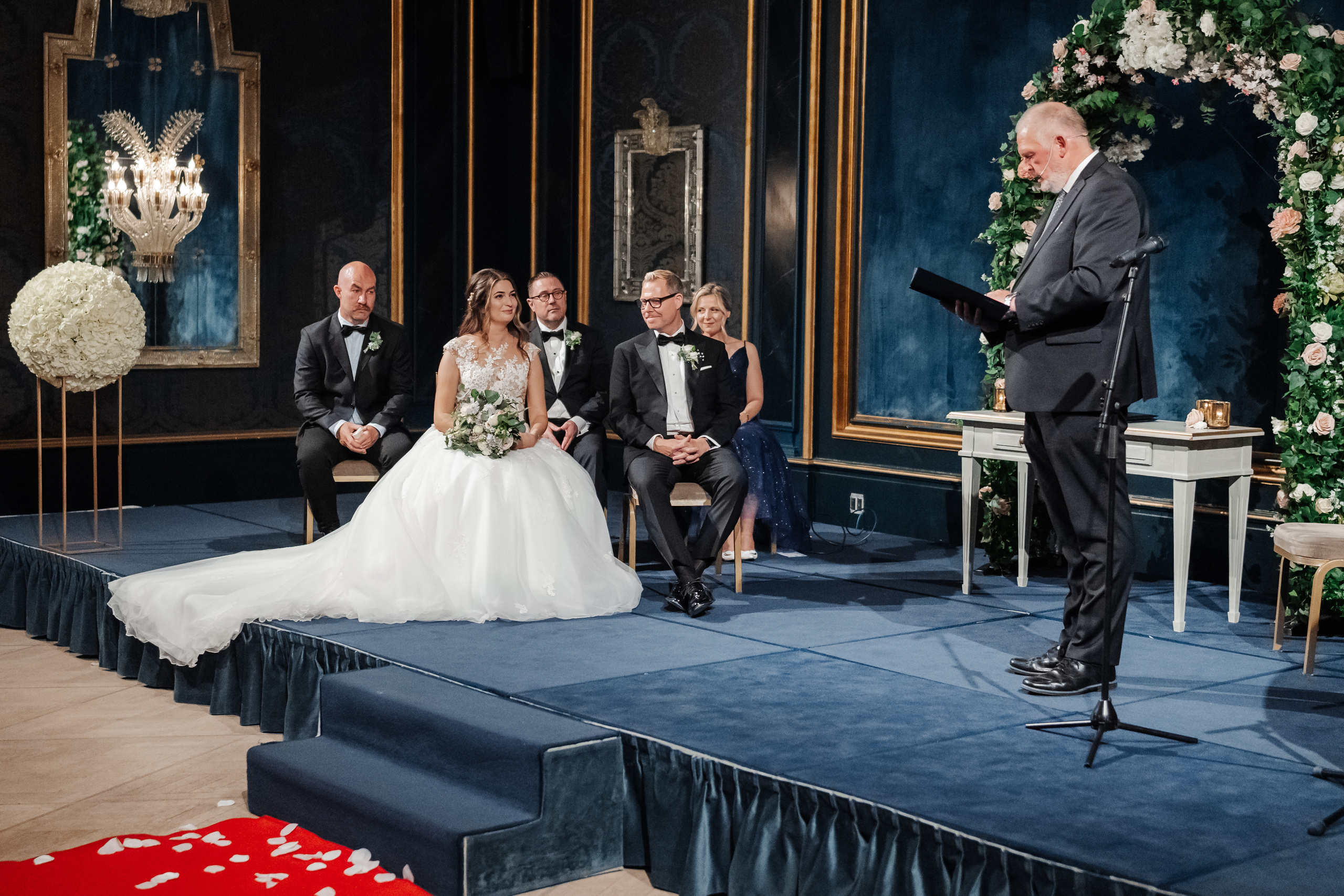 Bryllupsfotograf Grand Hotel Oslo. Bryllupsfotograf i hele Norge