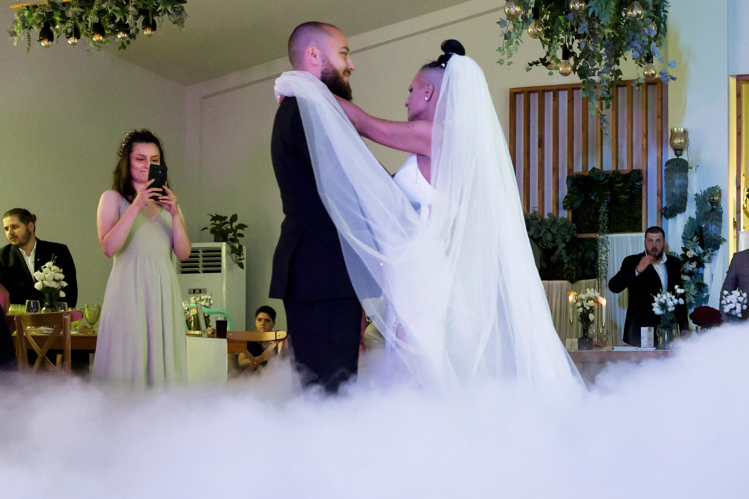 Fotografii Nunta + Botez Ciresul Salbatic. MDimaFotoStudio. Fotograf de nuntă, evenimente private și de familie