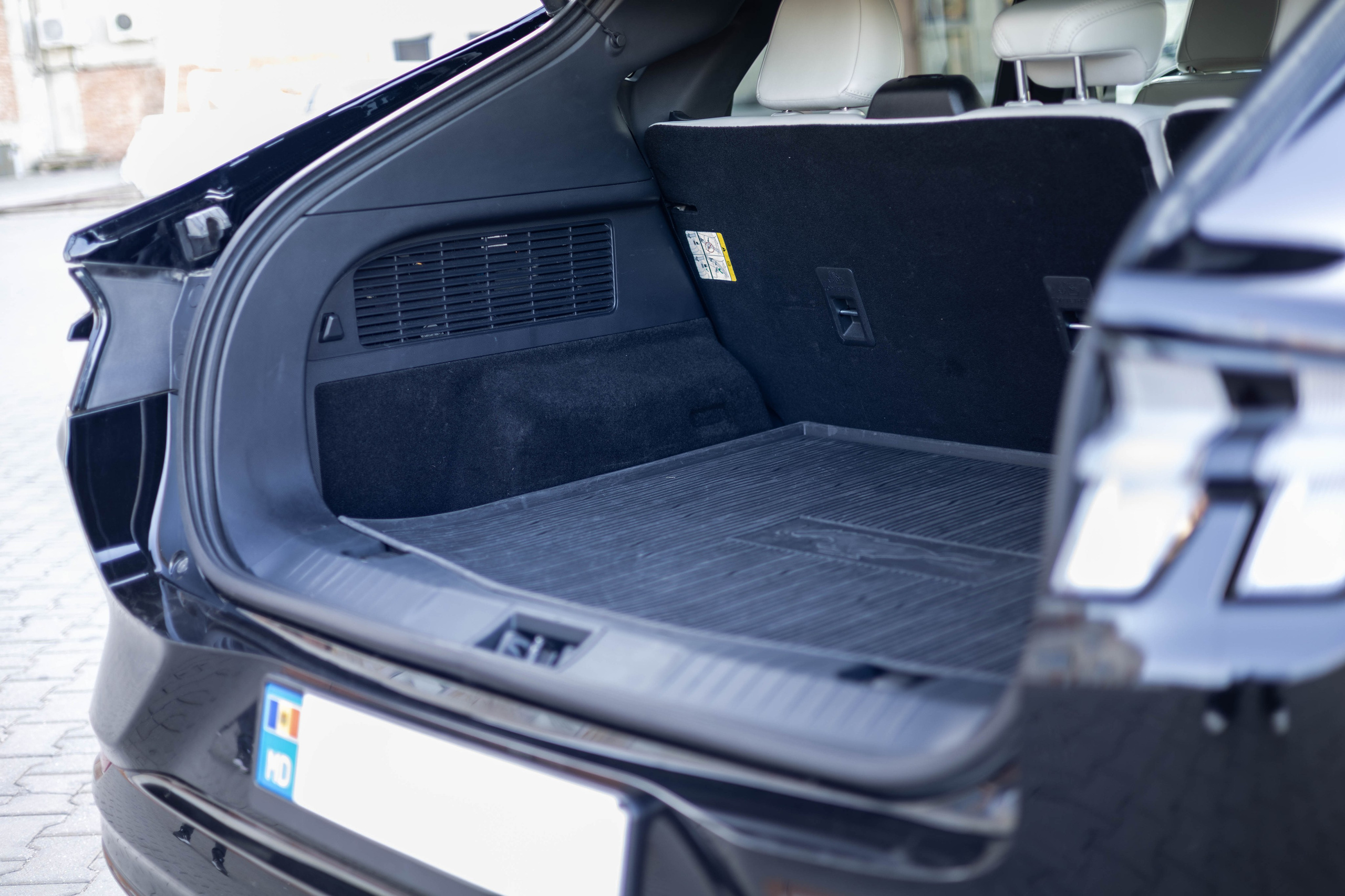 Пример фото автомобиля на продажу. Семейный фотограф Кишиневе, Молдова Врабий Ольга