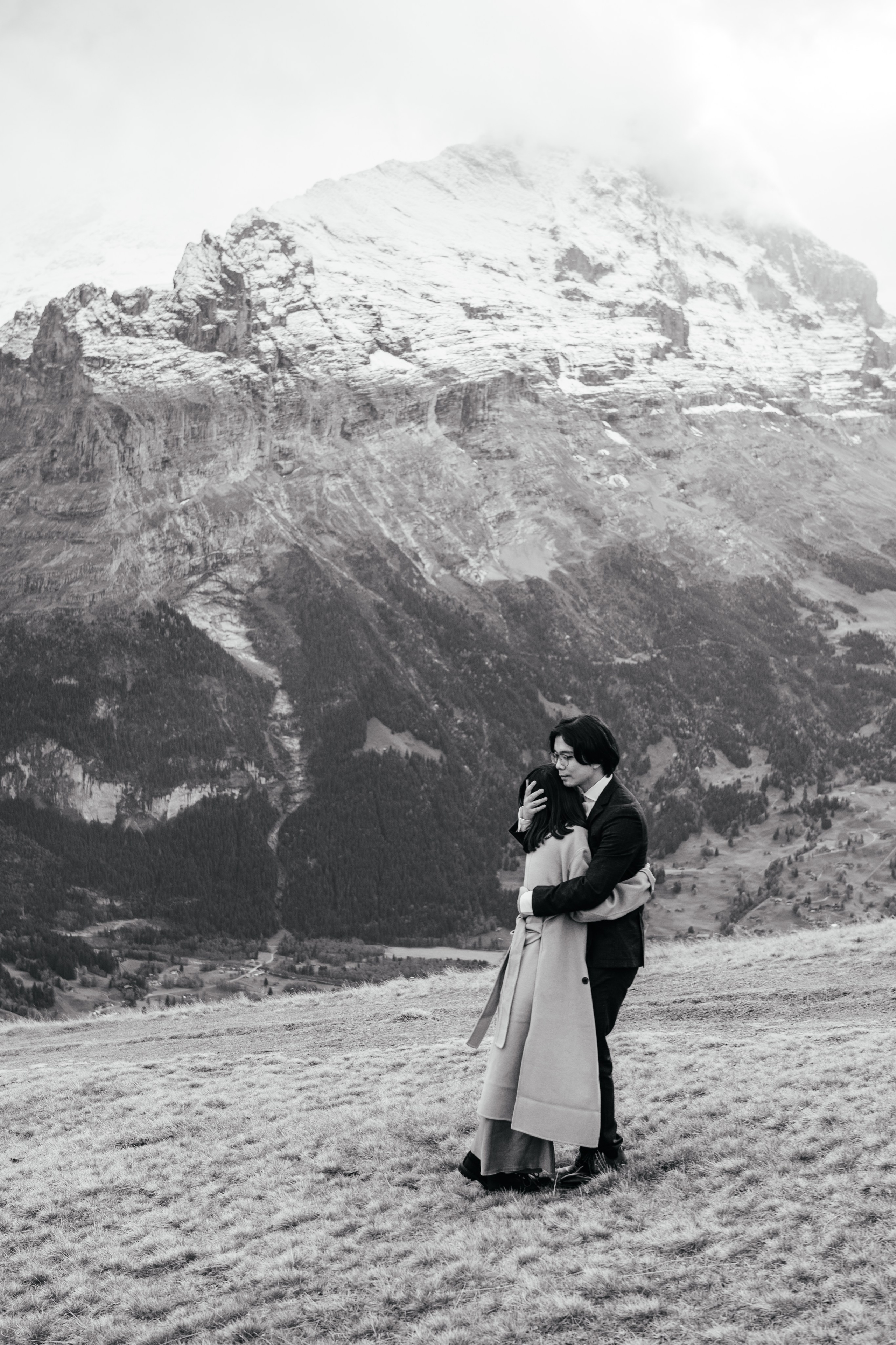 Kaiwen & Xiaoming Grindelwald, Switzerland. I am Elena Altendorfer. Wedding photographer in Zurich and Switzerland