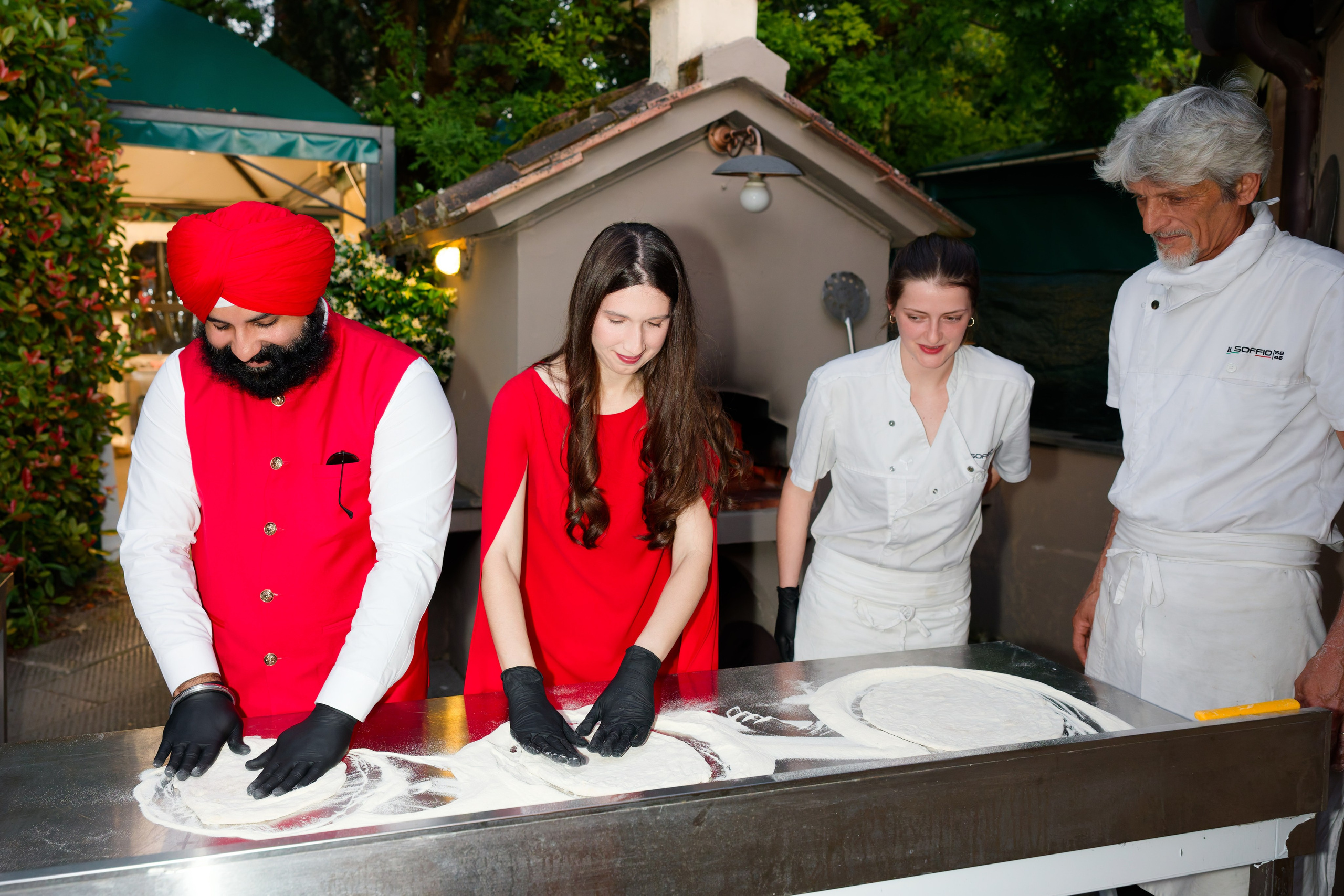 Pizza Party at Tenuta Massini, Florence, Italy. Destination Wedding Photographer — Nikita Burtsev